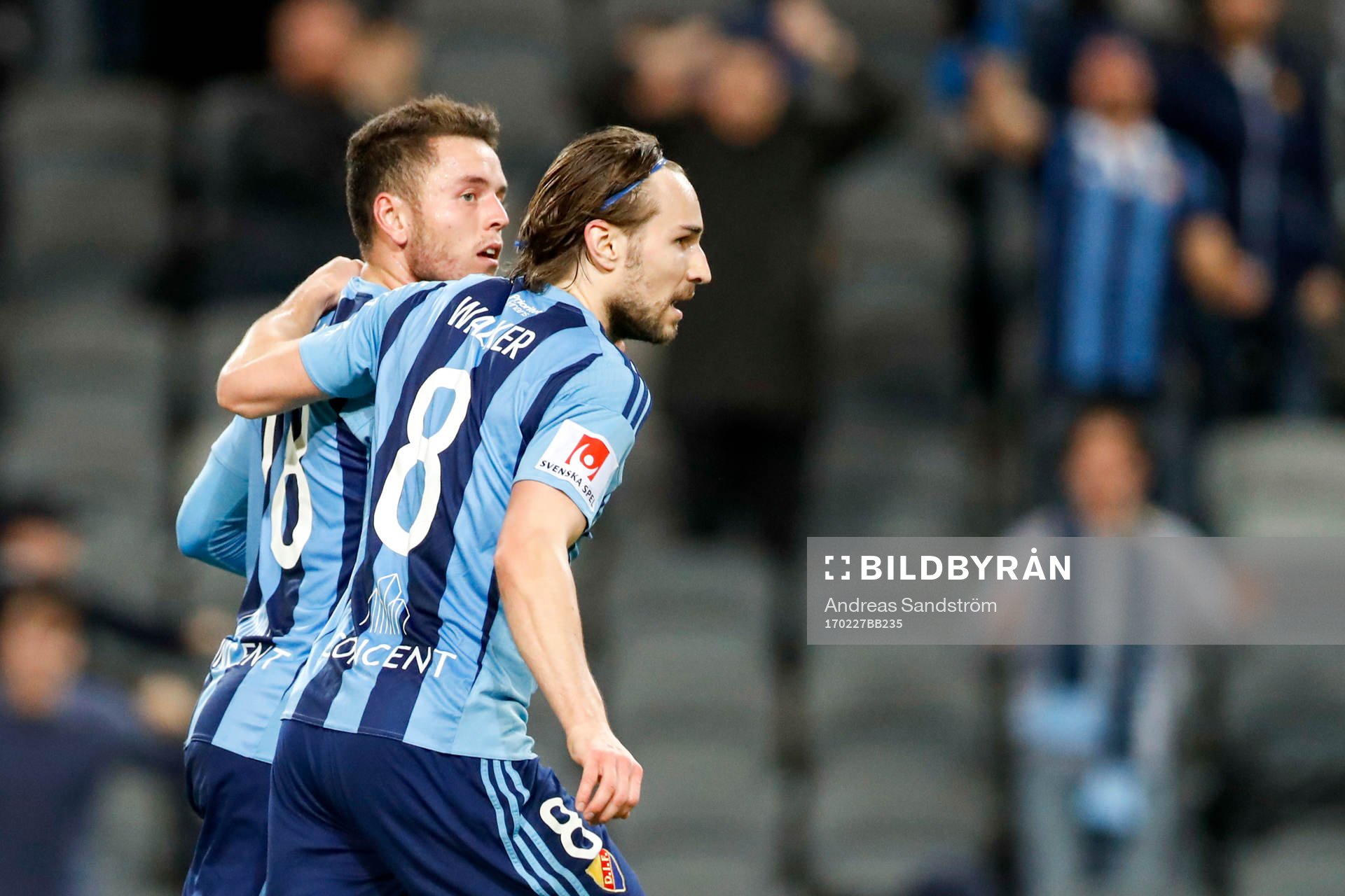 Djurgårdens Kerim Mrabti och Kevin Walker jublar
