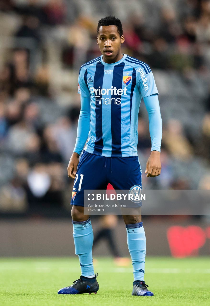 Djurgårdens Mihlali Mabhuti Mayambela under fotbollsmatchen i Svenska Cupen mellan Brommapojkarna och Djurgården den 27 Februari 2017 i Stockholm.