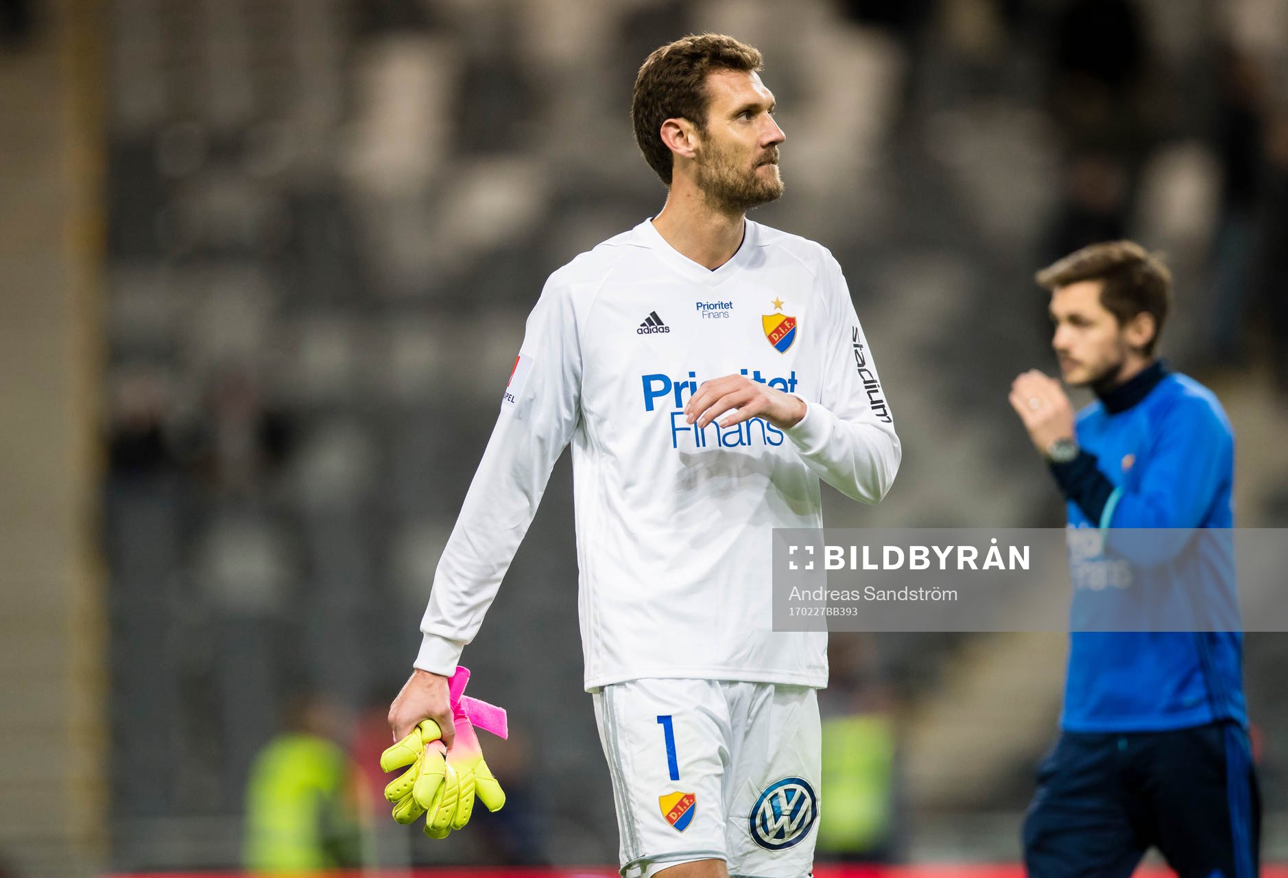 Djurgårdens målvakt Andreas Isaksson deppar