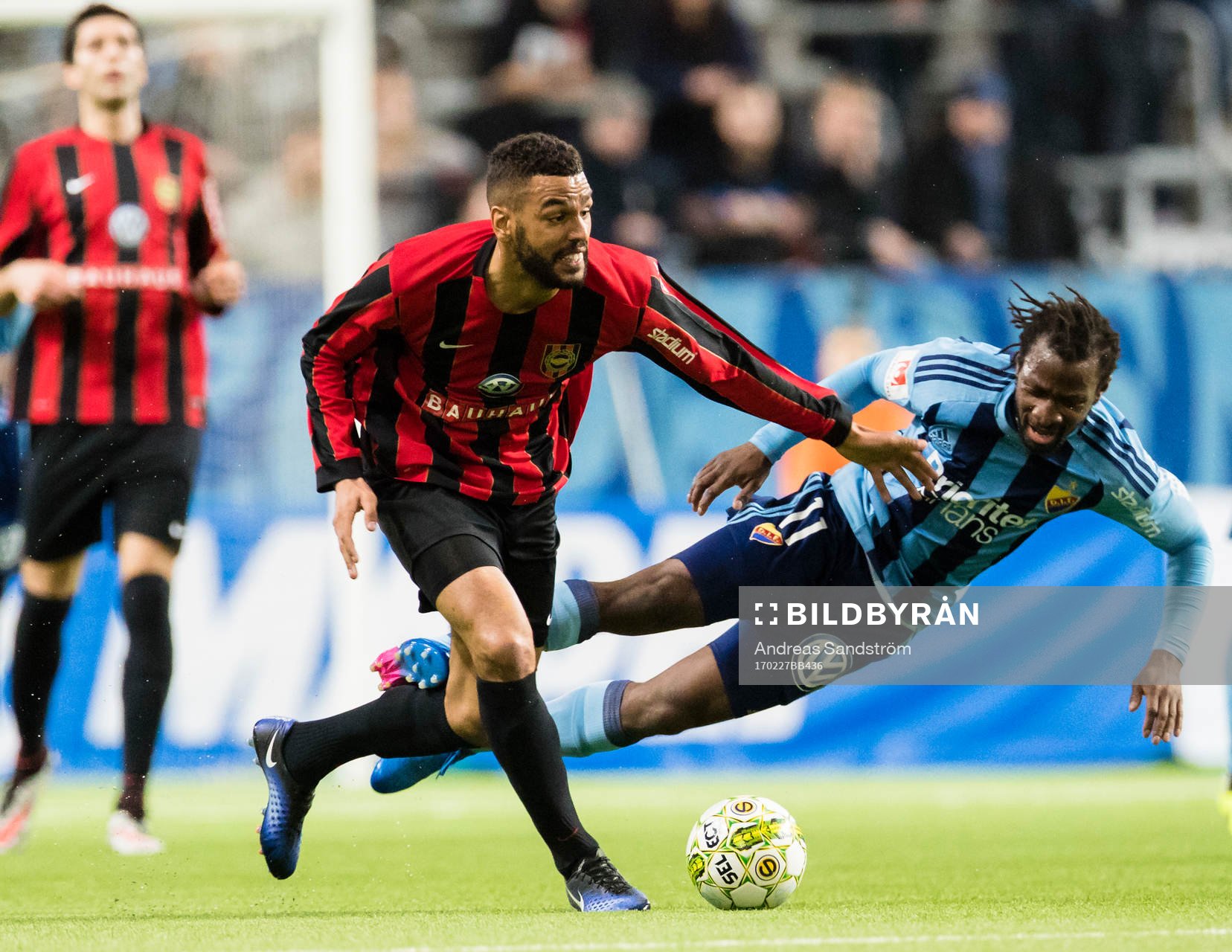Djurgårdens Amadou Jawo faller