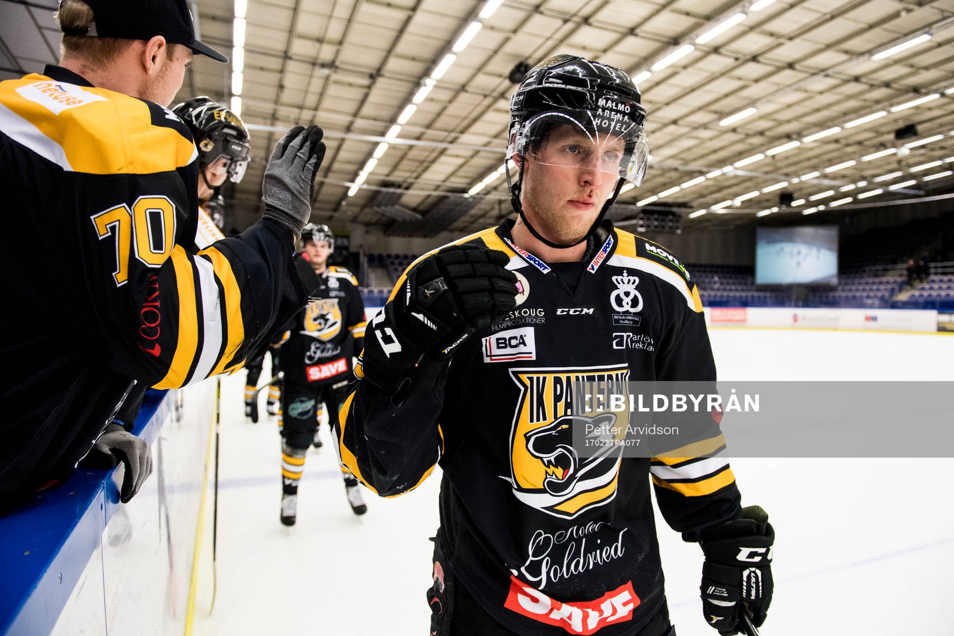 Panterns Alex Wemmenborn jublar med båset