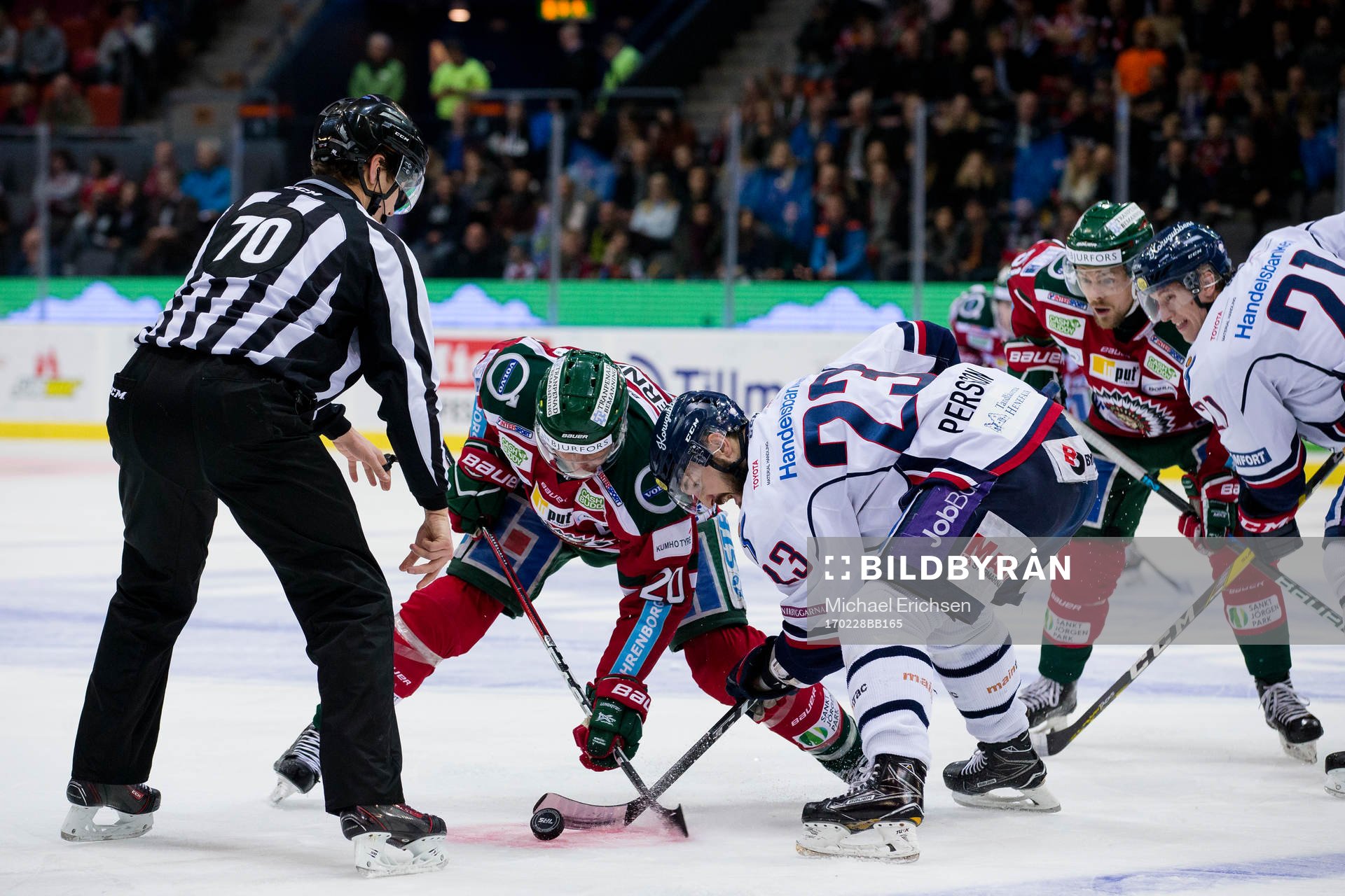 Frölundas Joel Lundqvist tekar mot Linköpings Niklas