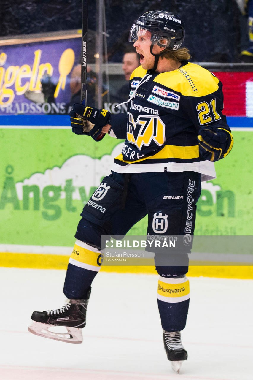 s Mattias Tedenby jublar