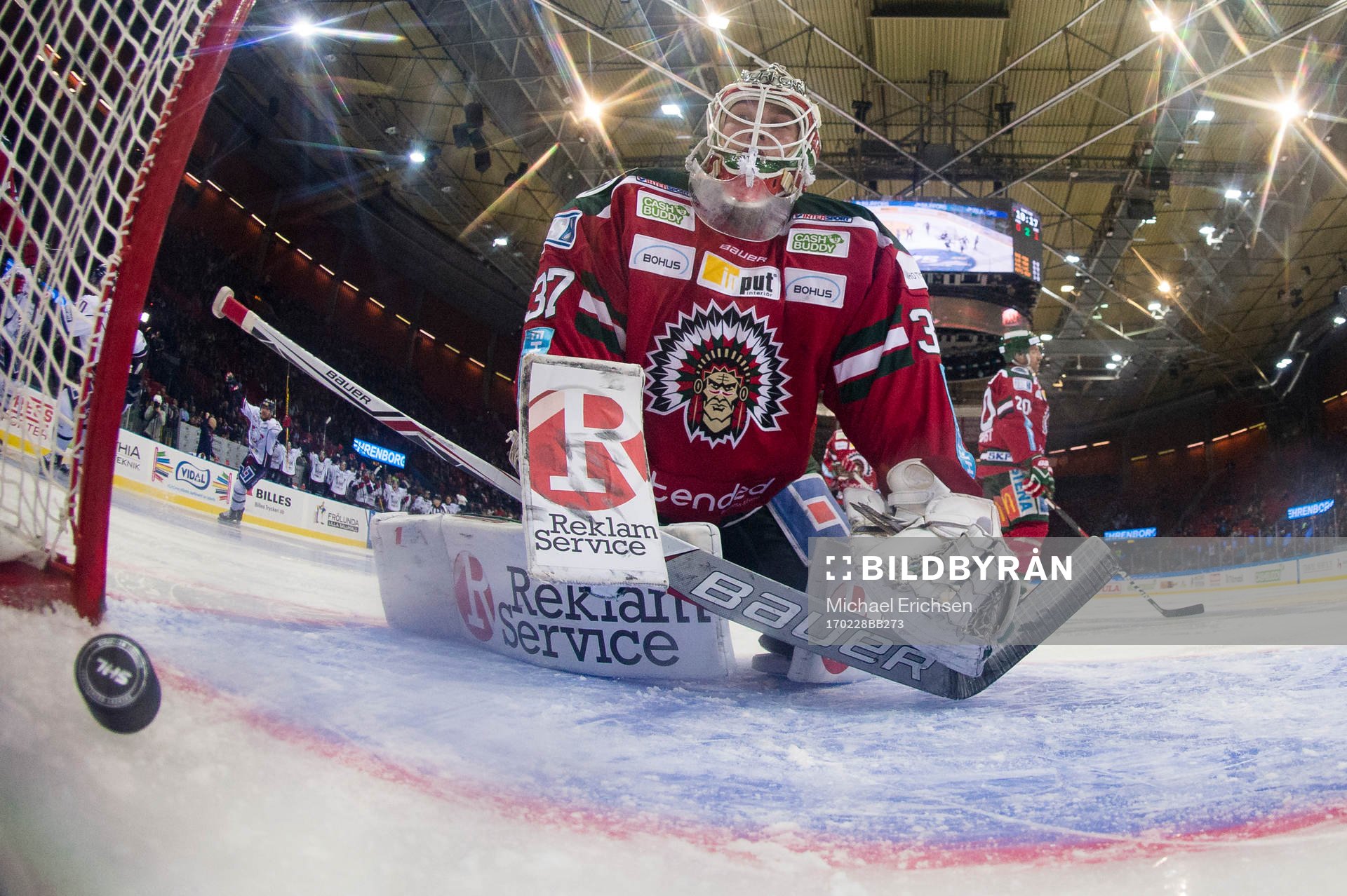 Frölundas målvakt Johan Gustafsson deppar