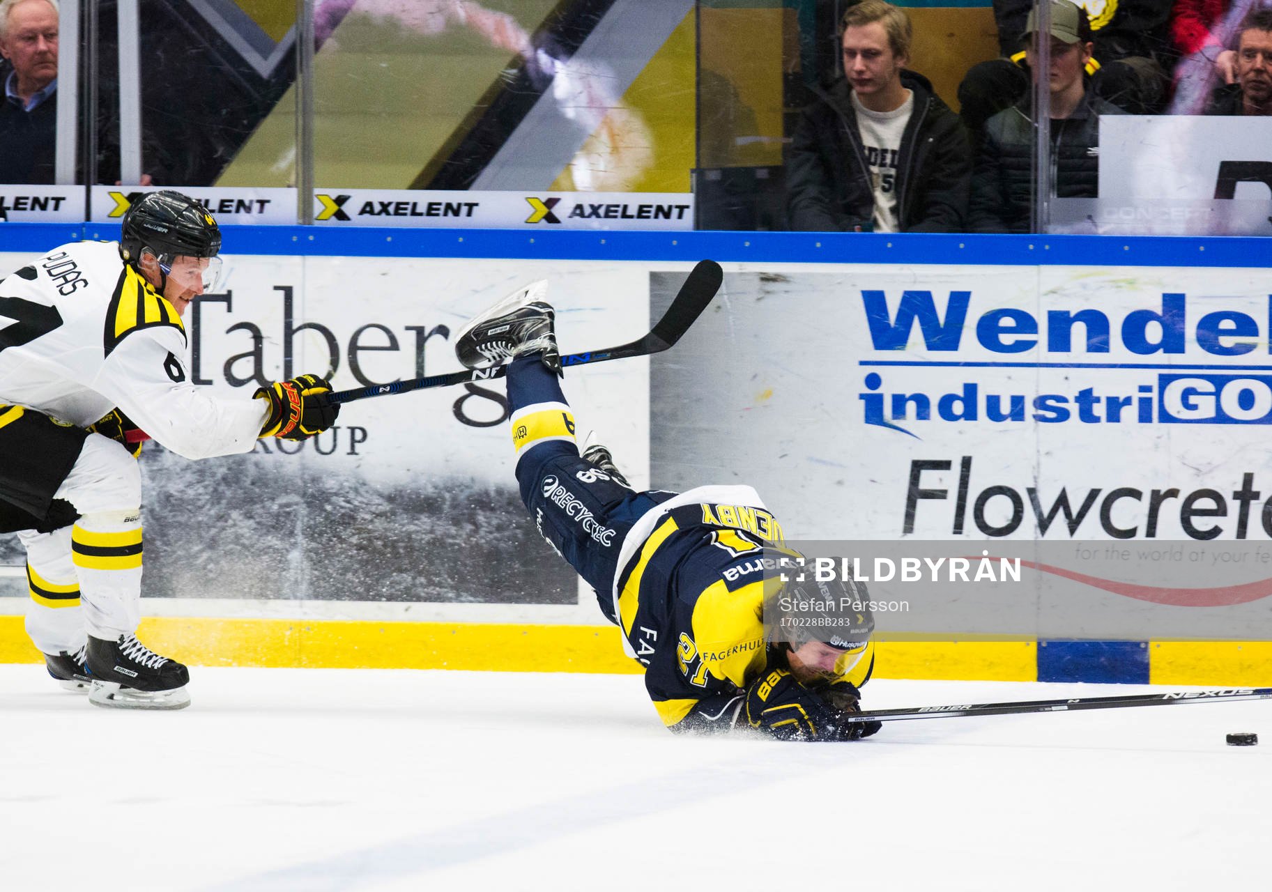 s Mattias Tedenby och blir utvisad