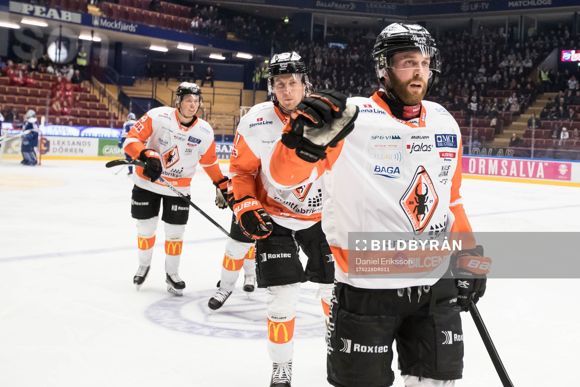 Karlskronas Mattias Guter jublar i ishockeymatchen i SHL