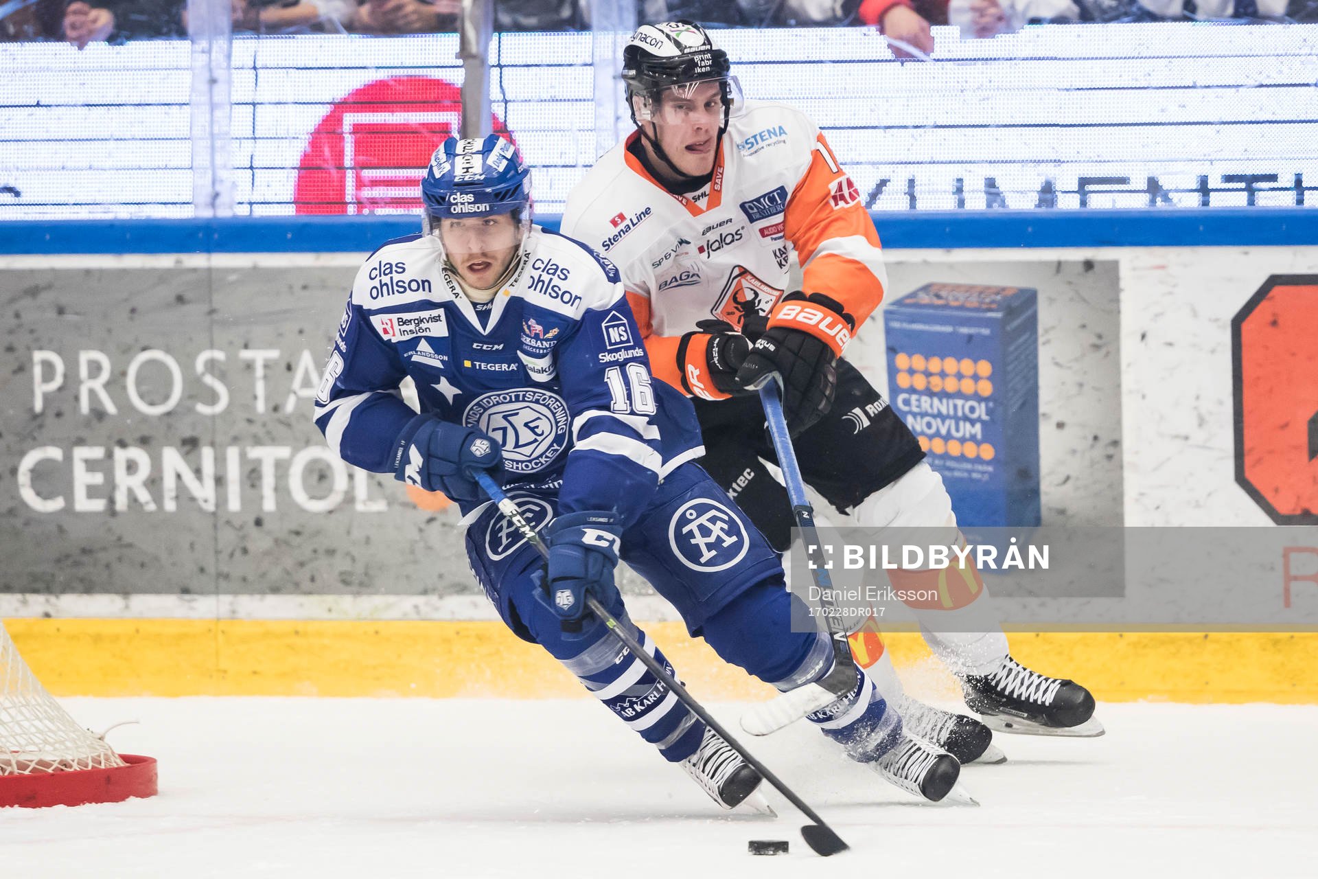 Karlskronas Kristoffer Söder jagar Leksands János Hári i
