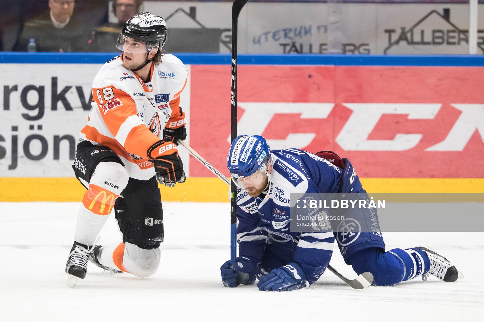 Karlskronas Daniel Gunnarsson och Leksands Mattias Ritola i