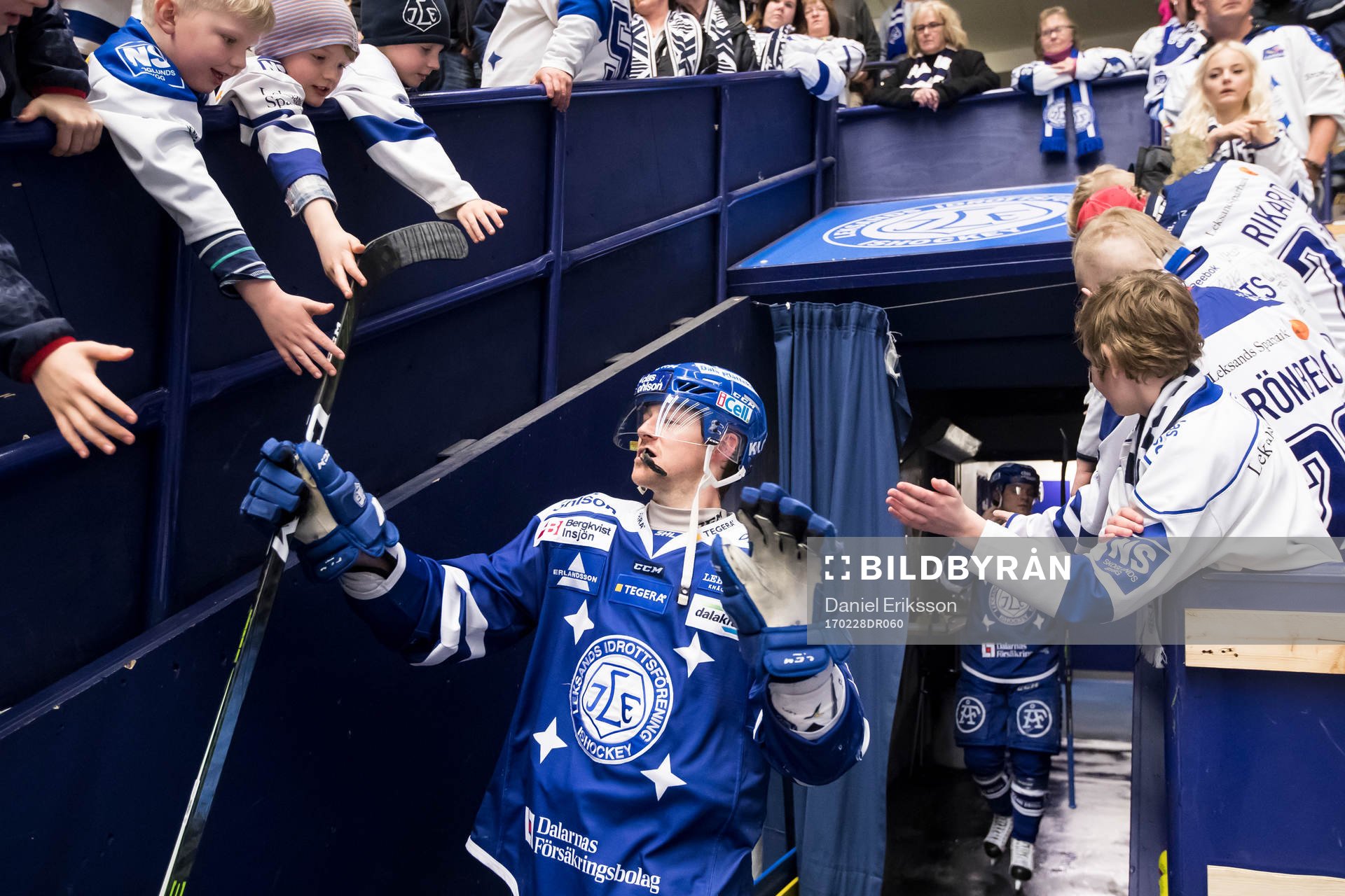 Leksands Joe Piskula på väg in till andra perioden i