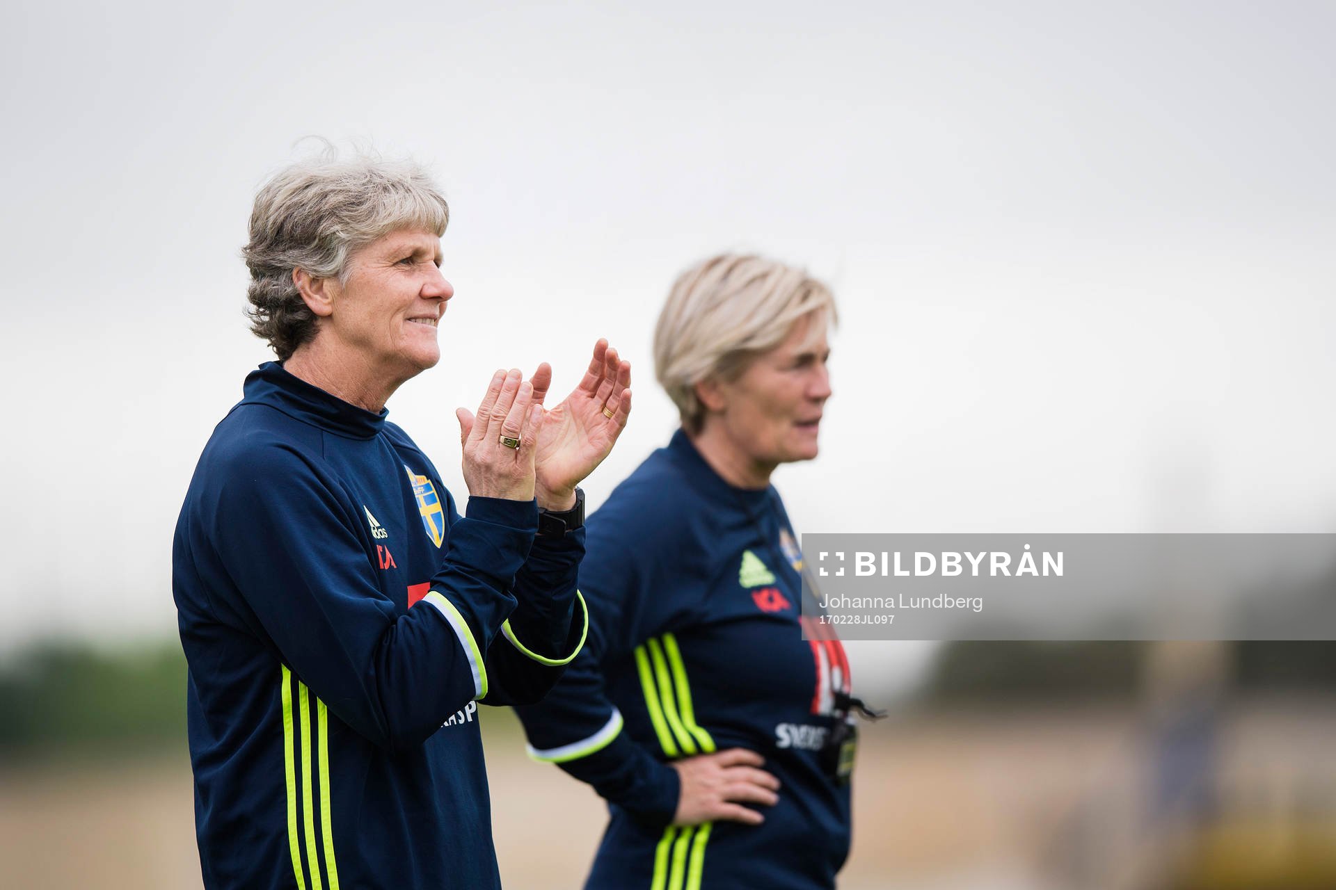 Sveriges förbundskapten Pia Sundhage och assisterande
