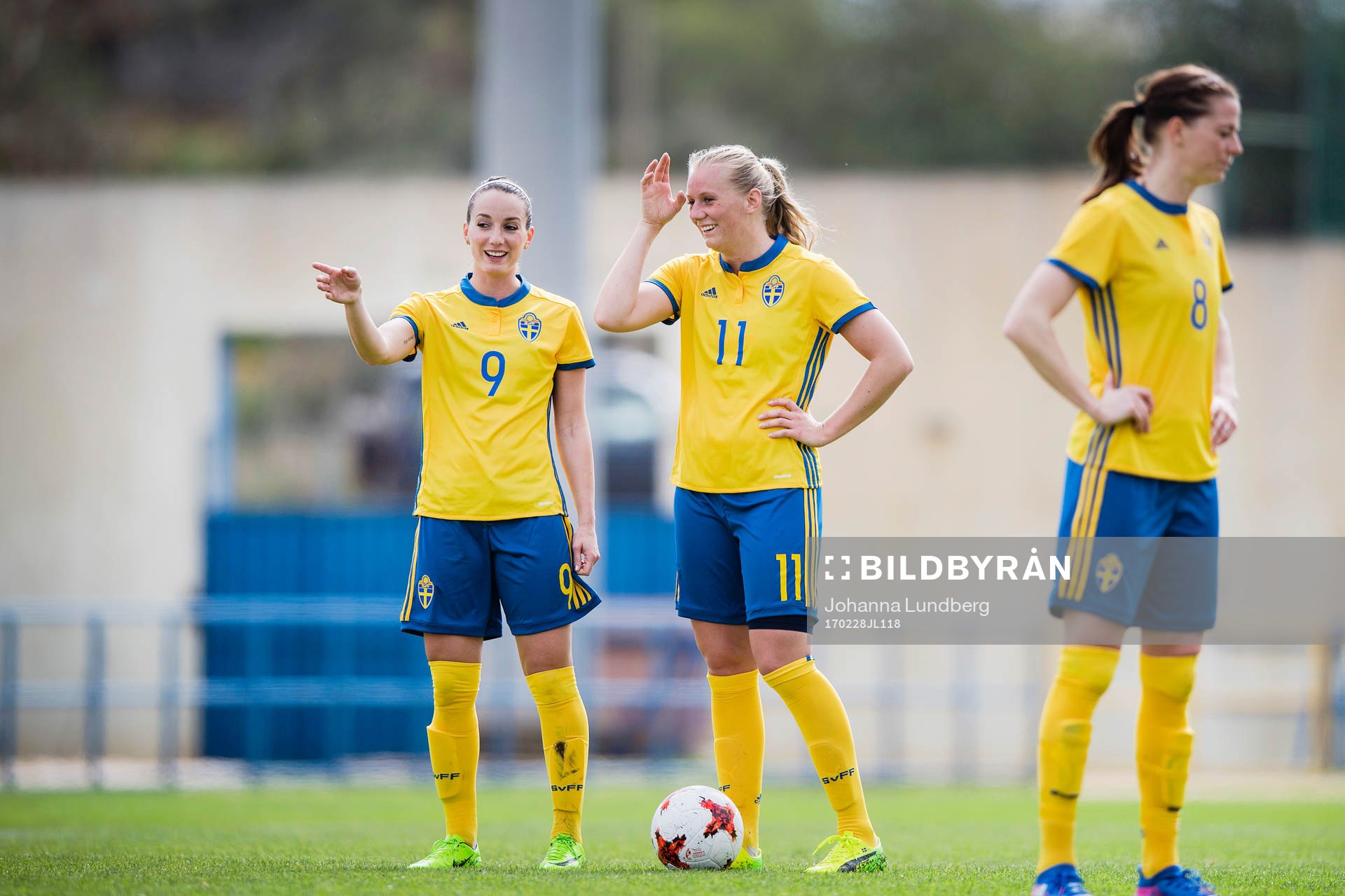 Sveriges Kosovare Asllani och Stina Blackstenius