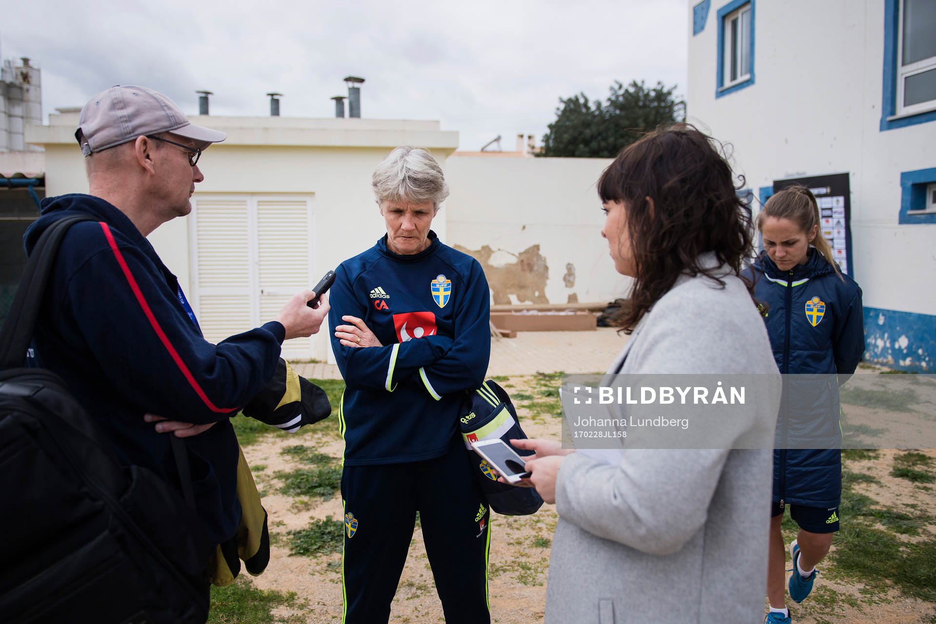 Sveriges förbundskapten Pia Sundhage  blir intervjuad av