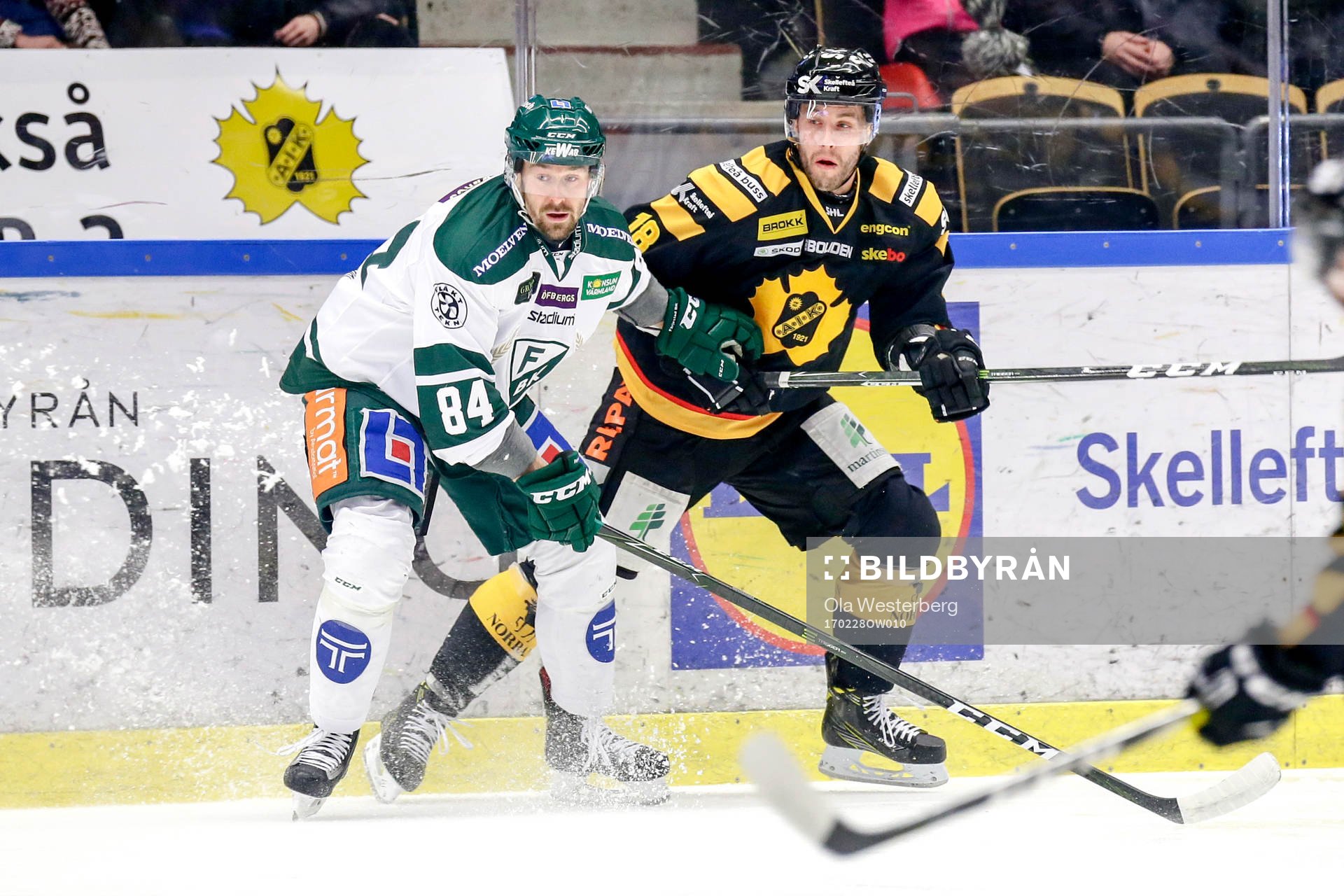 Färjestads Tomas Skogs och Skellefteås Pontus Petterström