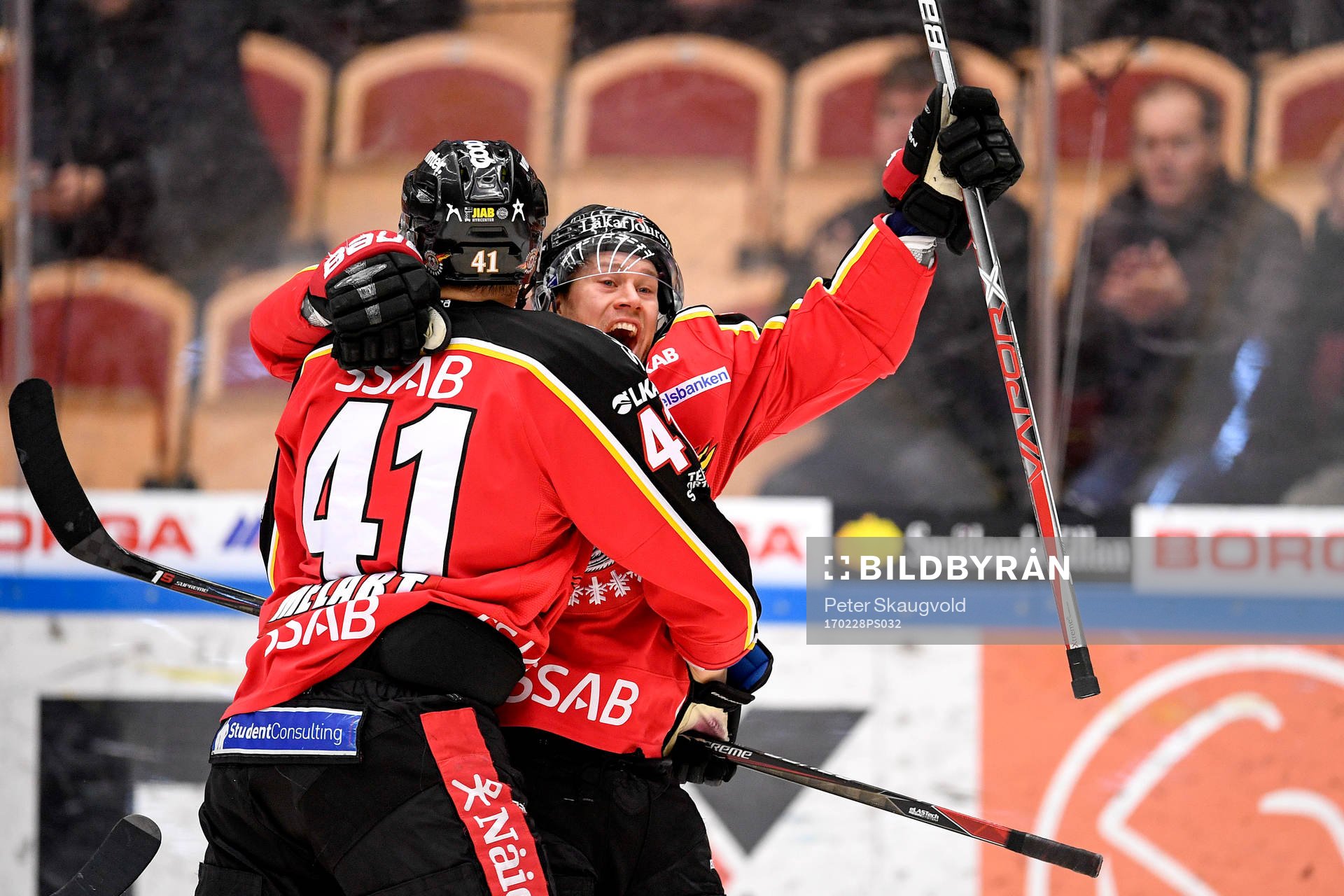 Luleås Andreas Falk och Ilari Melart jublar