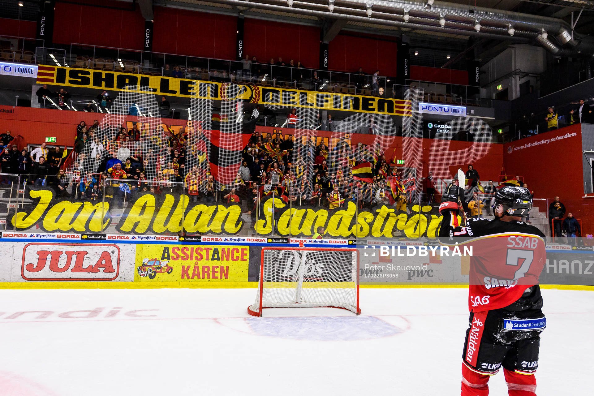 Luleås Jan Sandström tackar publiken