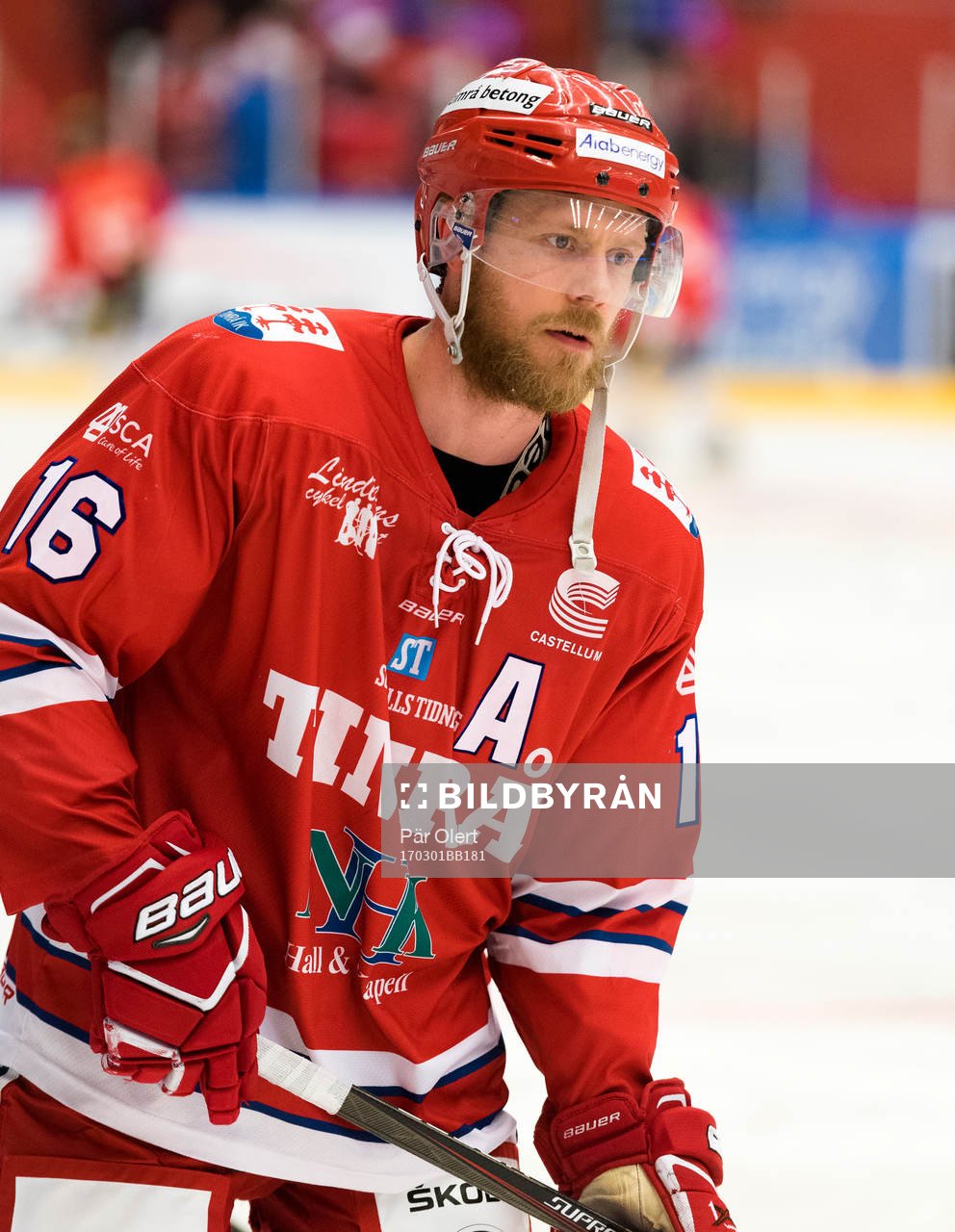 Timrås Sebastian Lauritzen  värmer upp innan