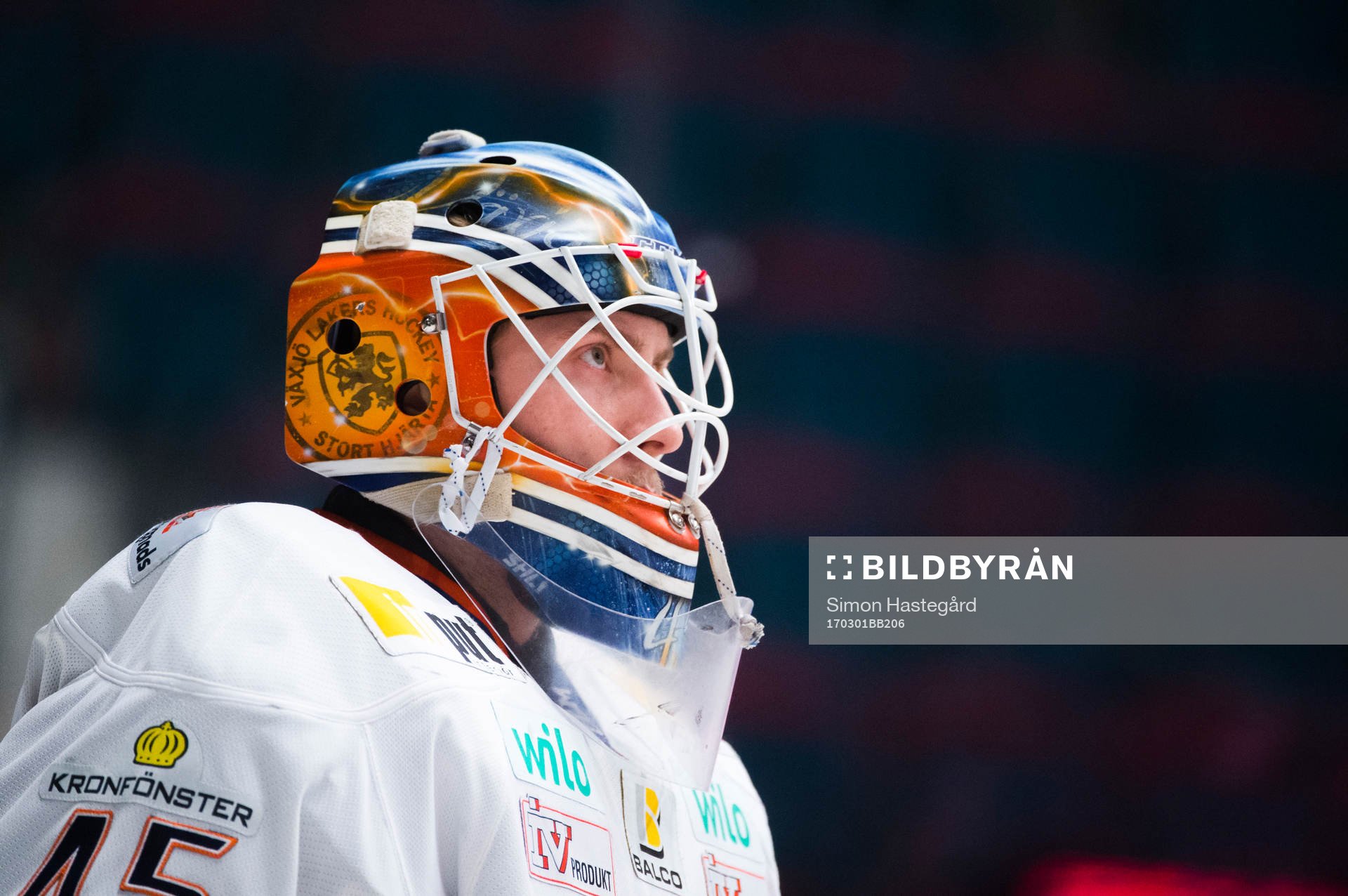 Växjös målvakt Viktor Andrén före ishockeymatchen i