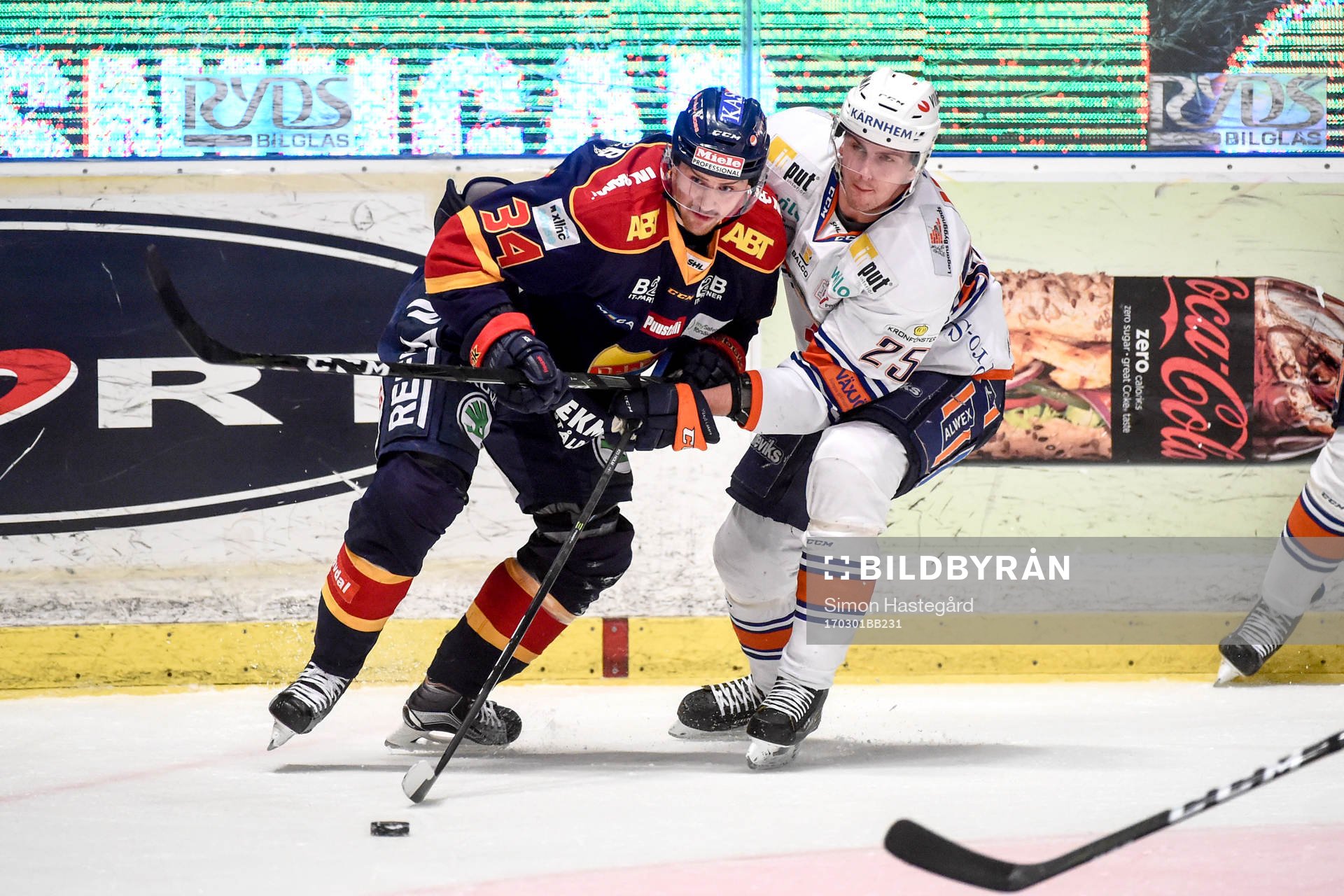 Djurgårdens Daniel Brodin och Växjös Philip Holm