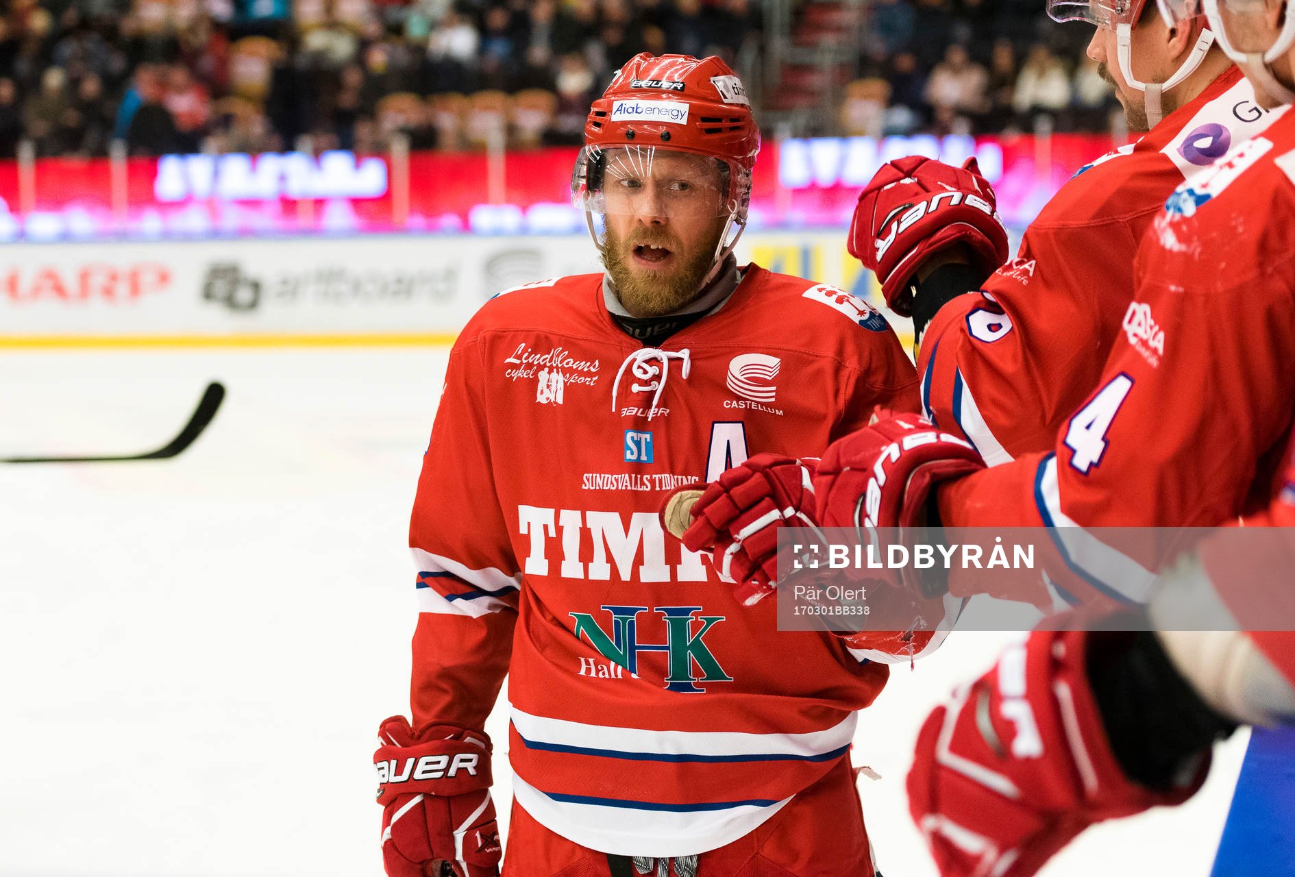 Timrås Sebastian Lauritzen jublar