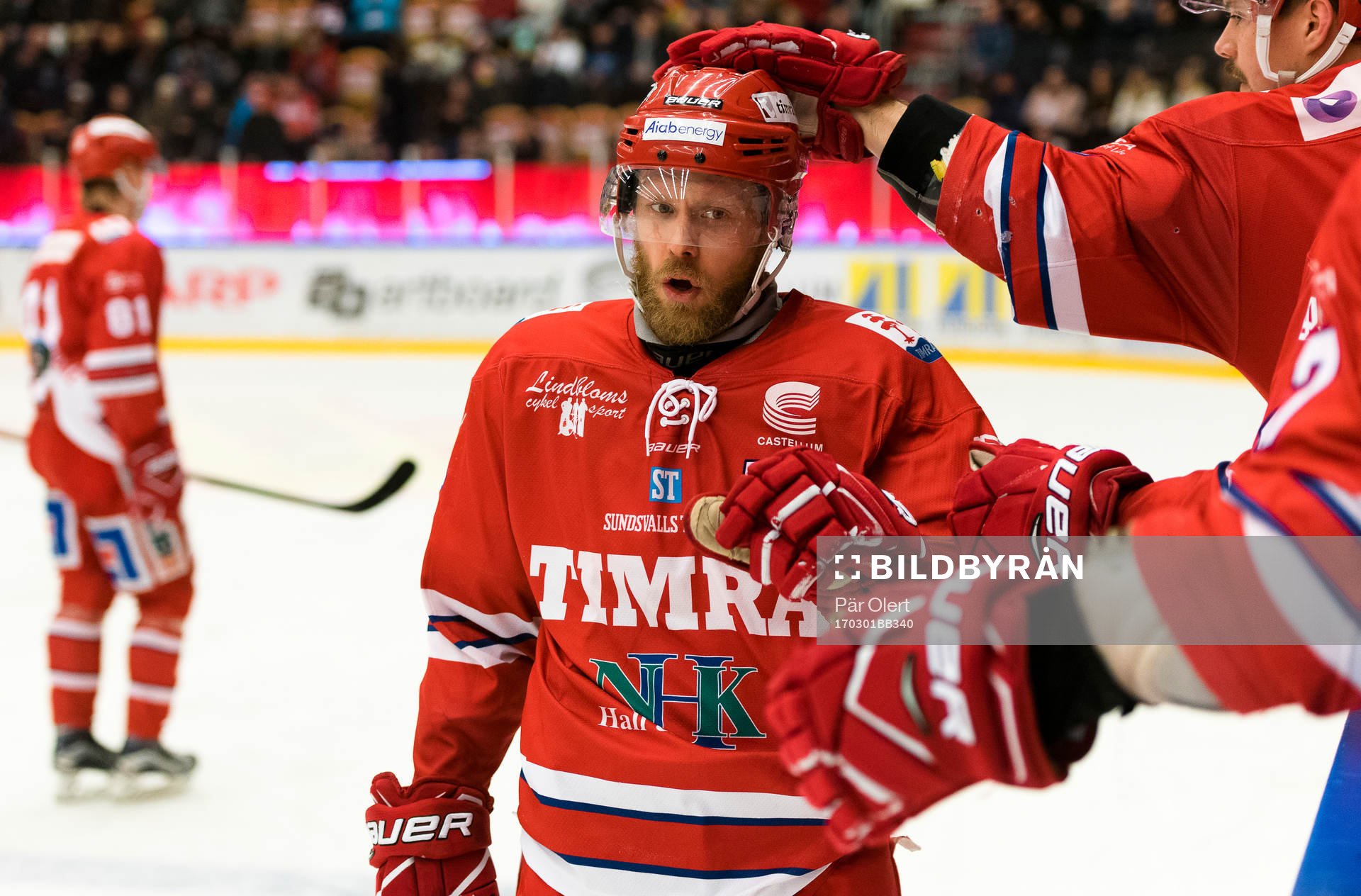 Timrås Sebastian Lauritzen jublar