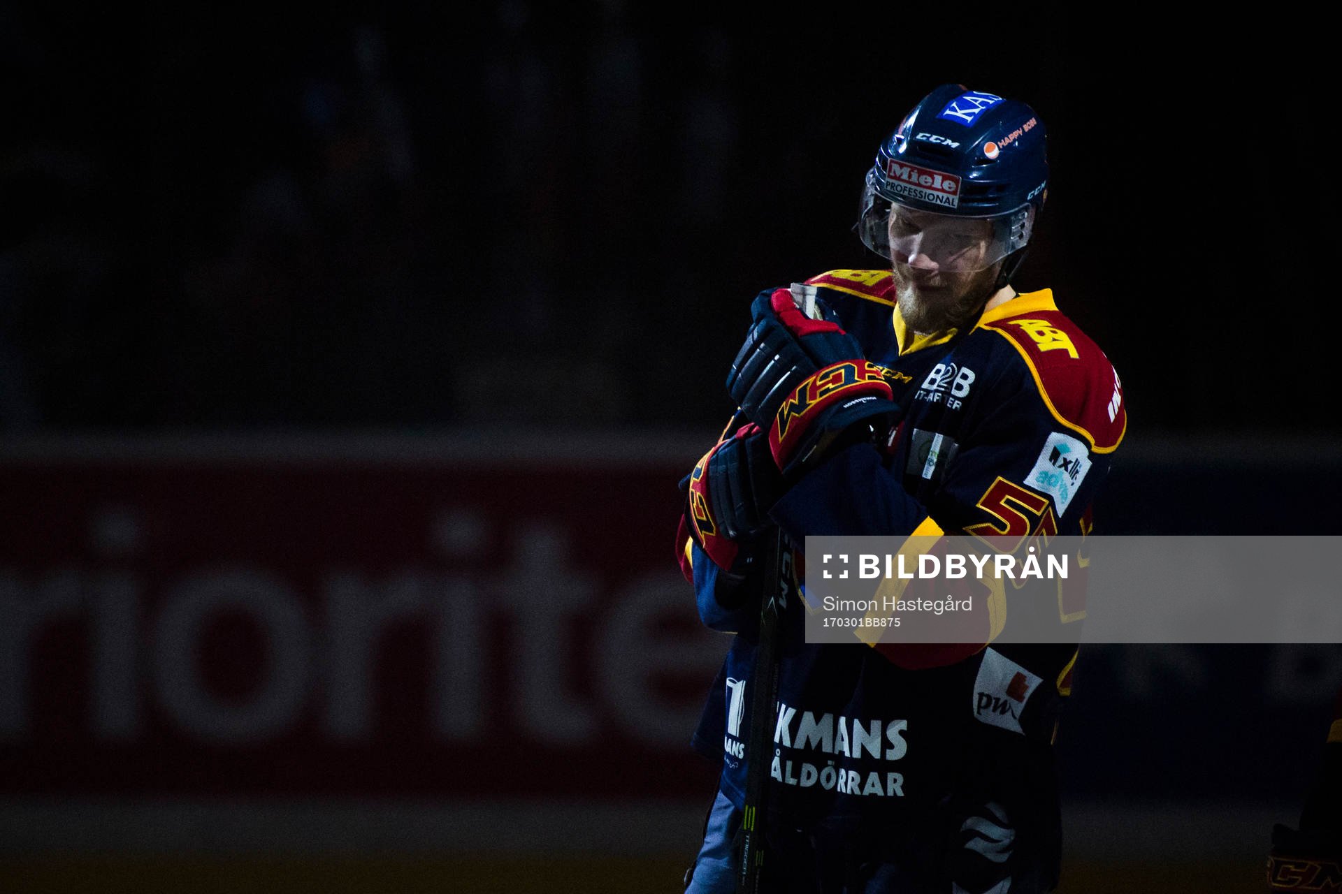Djurgårdens Alexander Urbom före ishockeymatchen i SHL