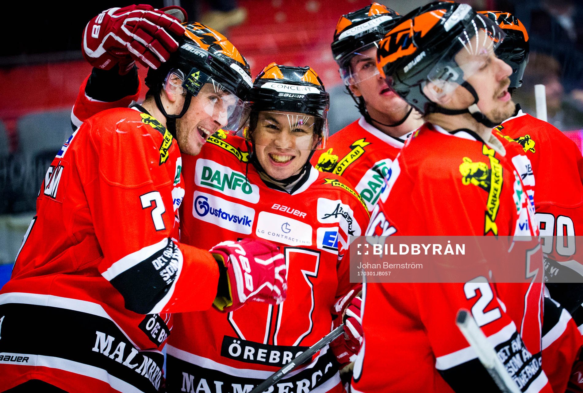 Örebros Greg Squires gör 1-1 och jublar