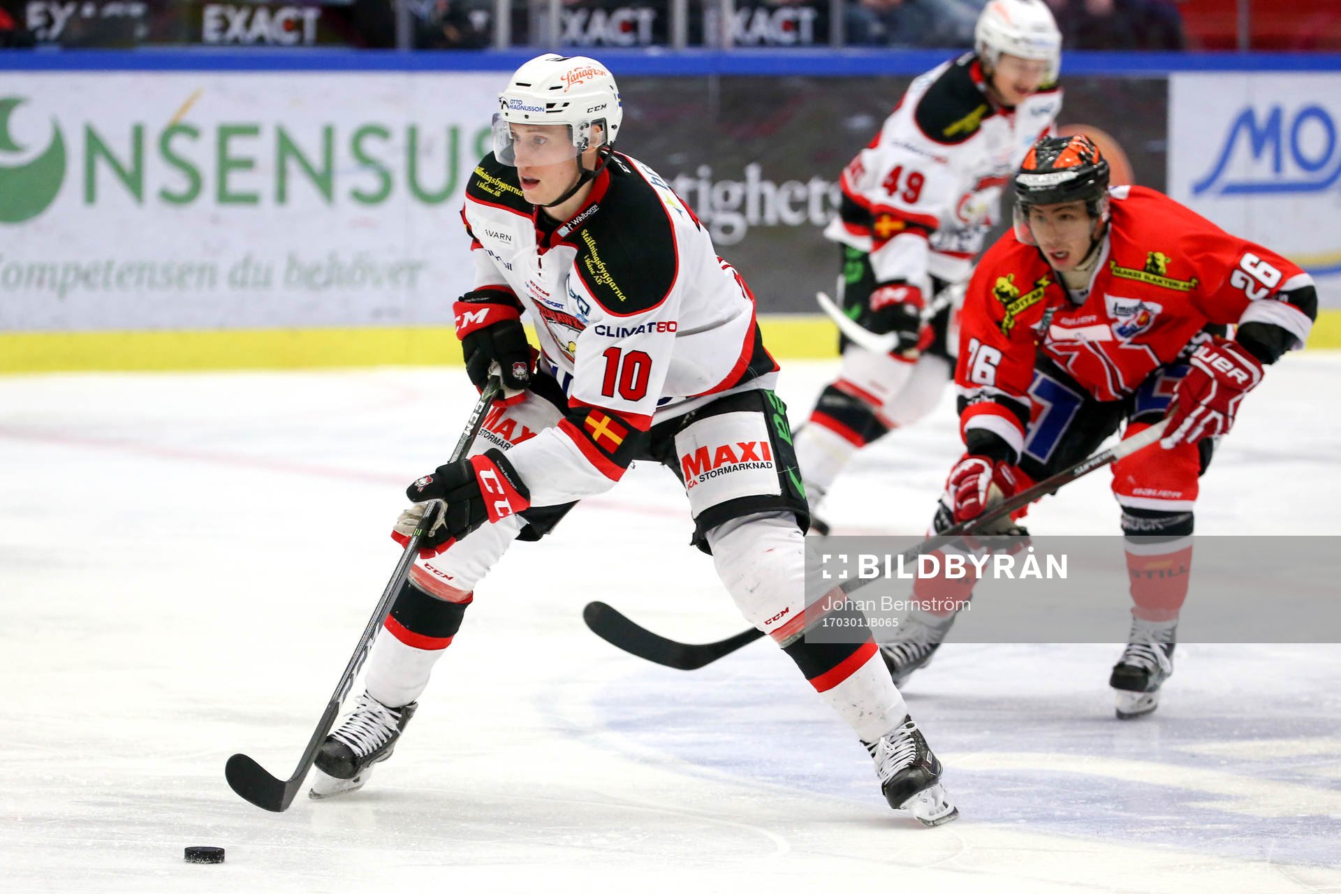Malmö Redhawks Robin Alvarez och Örebros Greg Squires