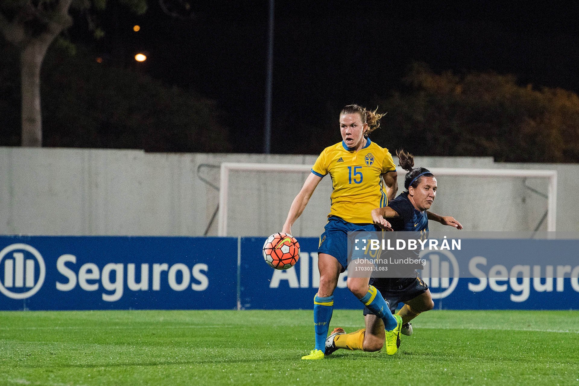 Sveriges Jessica Samuelsson mot Australiens Lisa De Vanna