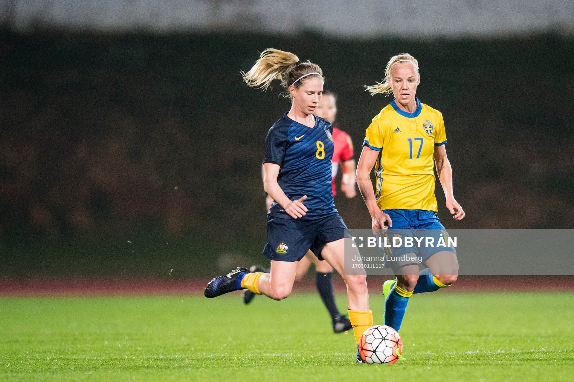 Australiens Elise Kellond-Knight och Sveriges Caroline Seger