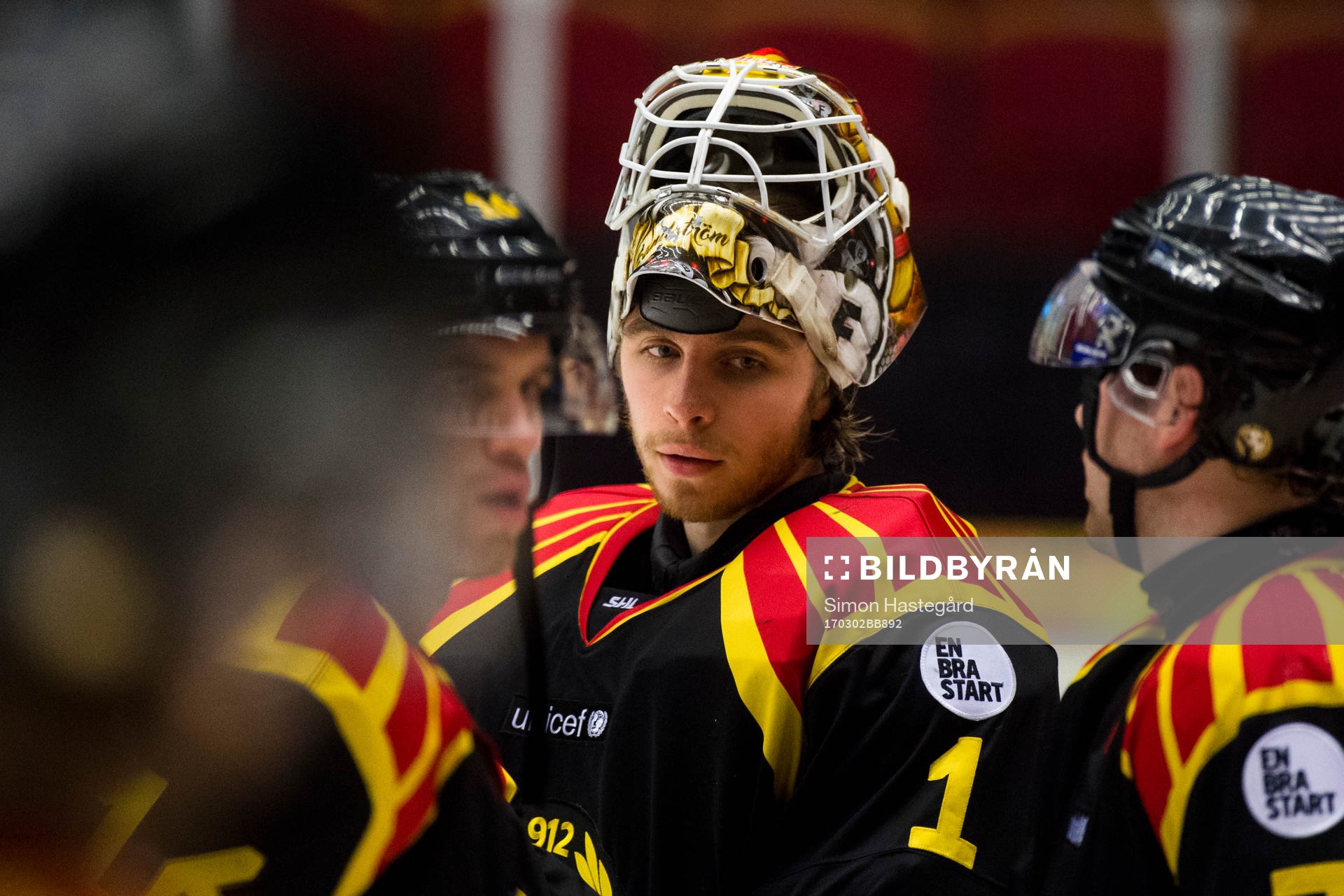 Brynäs målvakt Felix Sandström deppar