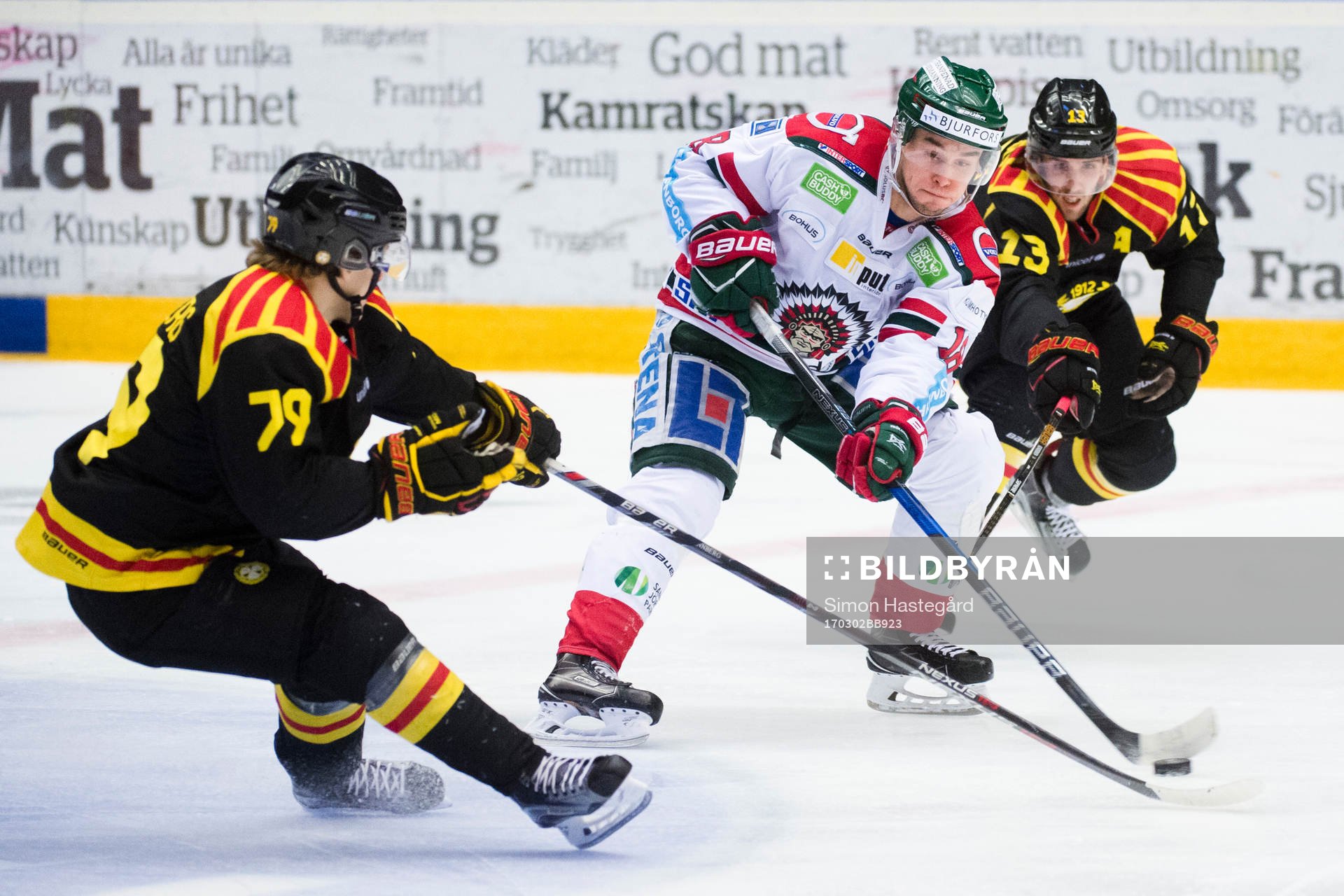 Frölundas Mattias Nörstebö jagas av Brynäs Daniel