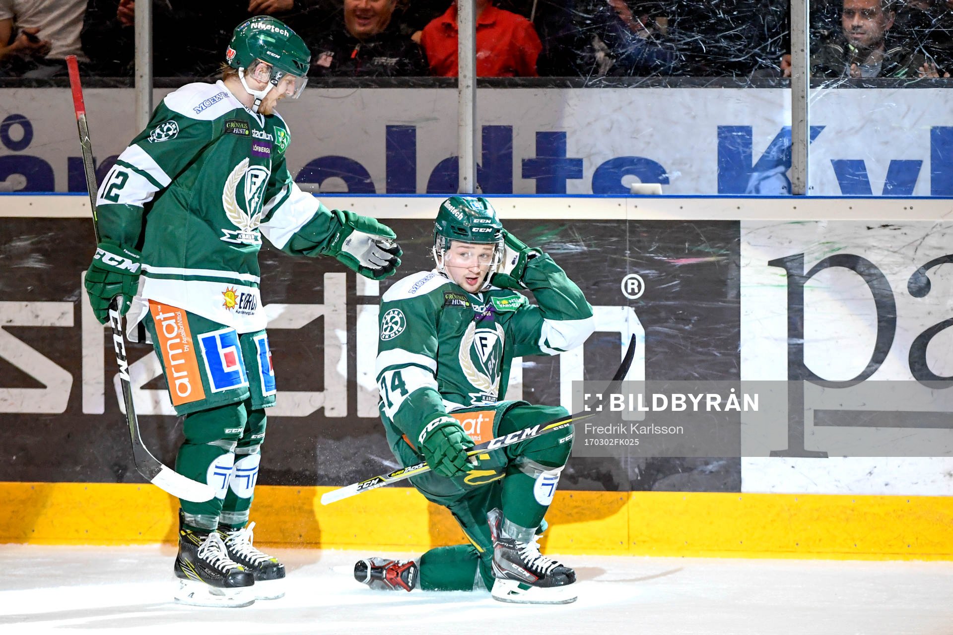 Färjestads Rasmus Asplund jublar