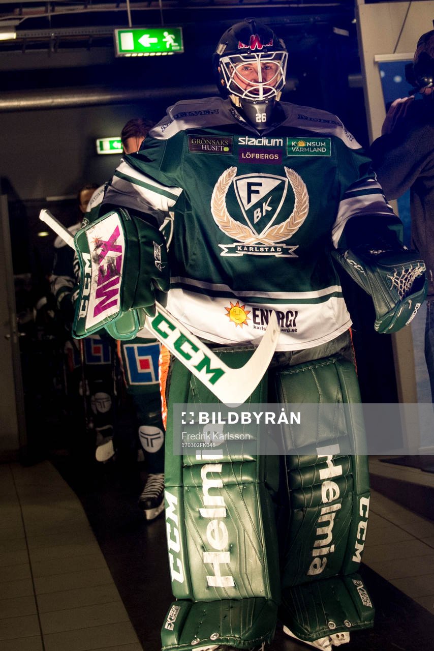Färjestads målvakt Stefan Steen innan ishockeymatchen i