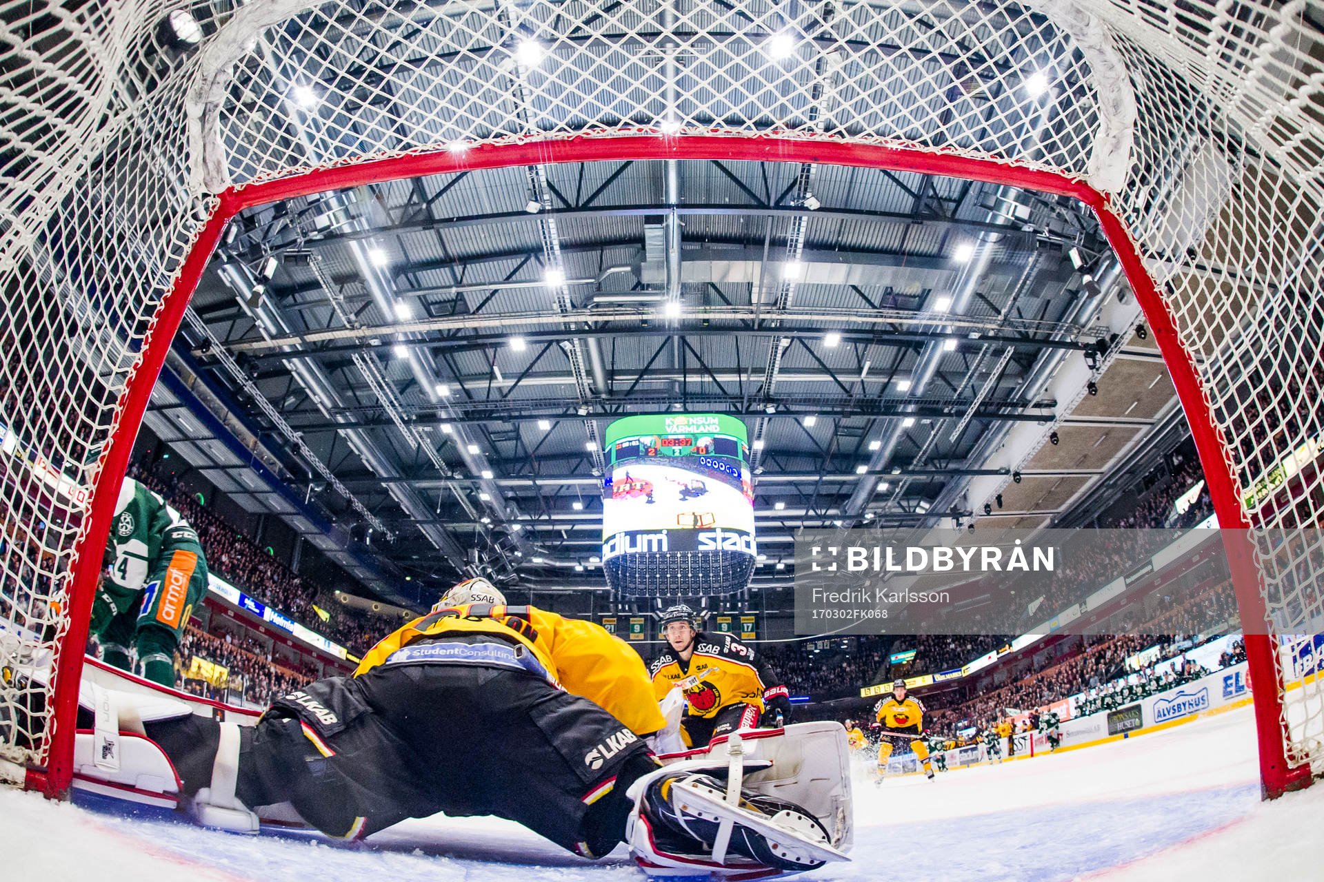 Färjestads Rasmus Asplund (ej i bild) gör 3-0