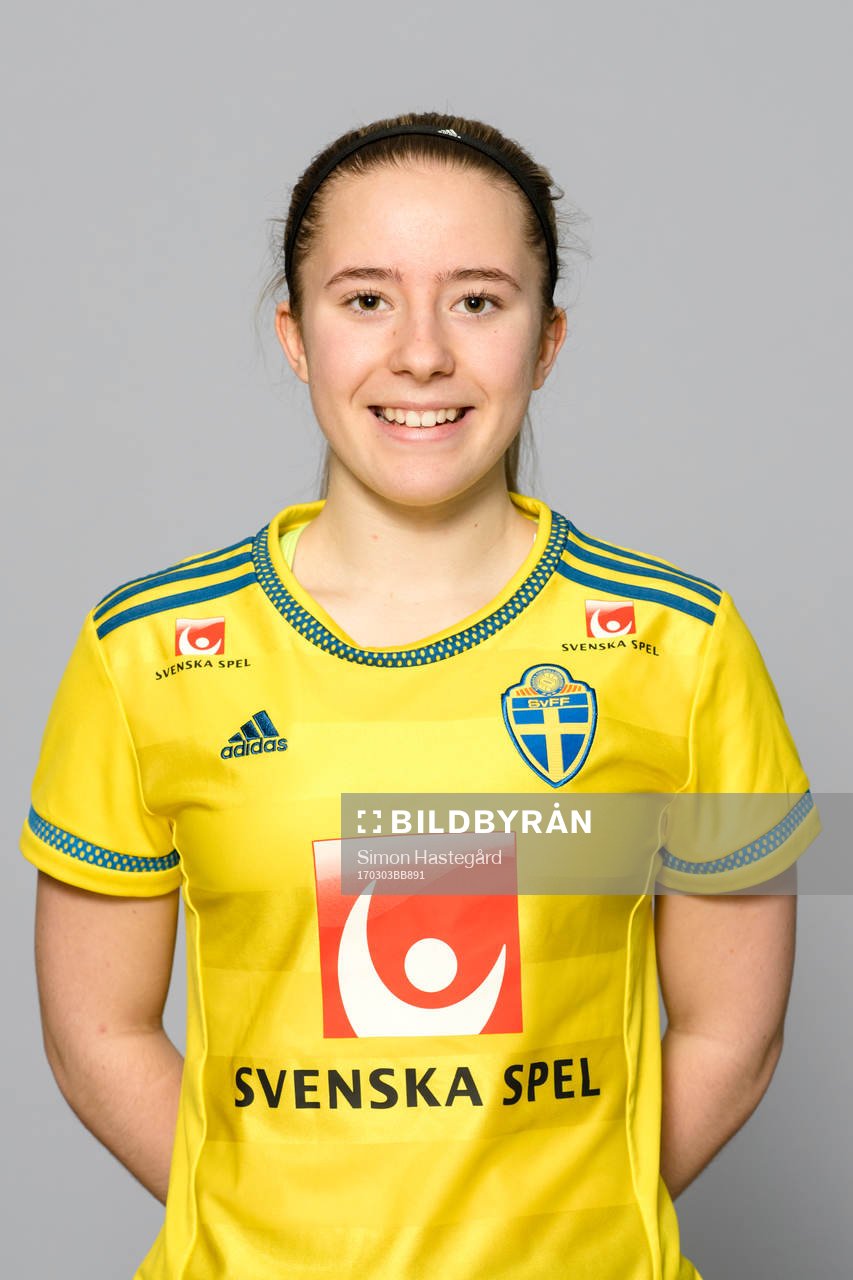 Clara Härdling i F16/01-landslaget