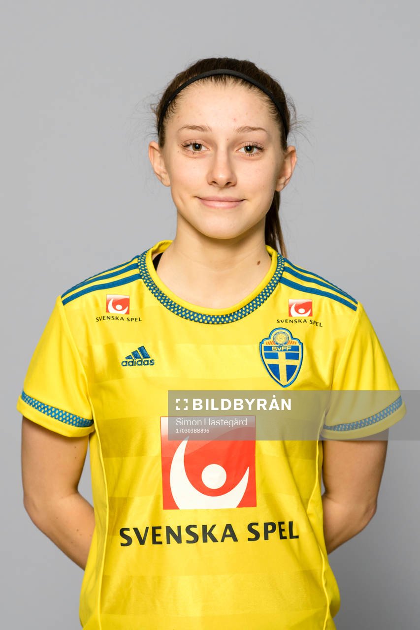 Tilde Lindwall i F16/01-landslaget
