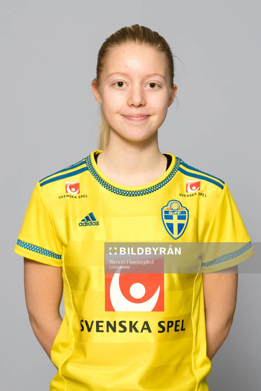 Lisa Persson i F16/01-landslaget