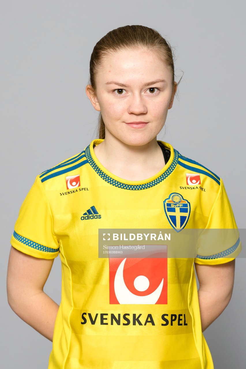 Ebba Sjögren i F16/01-landslaget