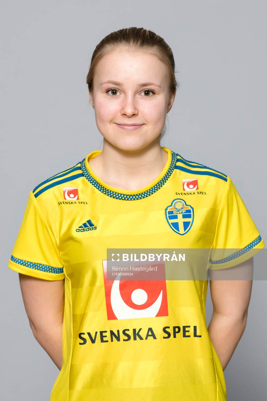 Kajsa Kjellander i F16/01-landslaget poserar för ett porträtt den 3 mars 2017 i Stockholm.