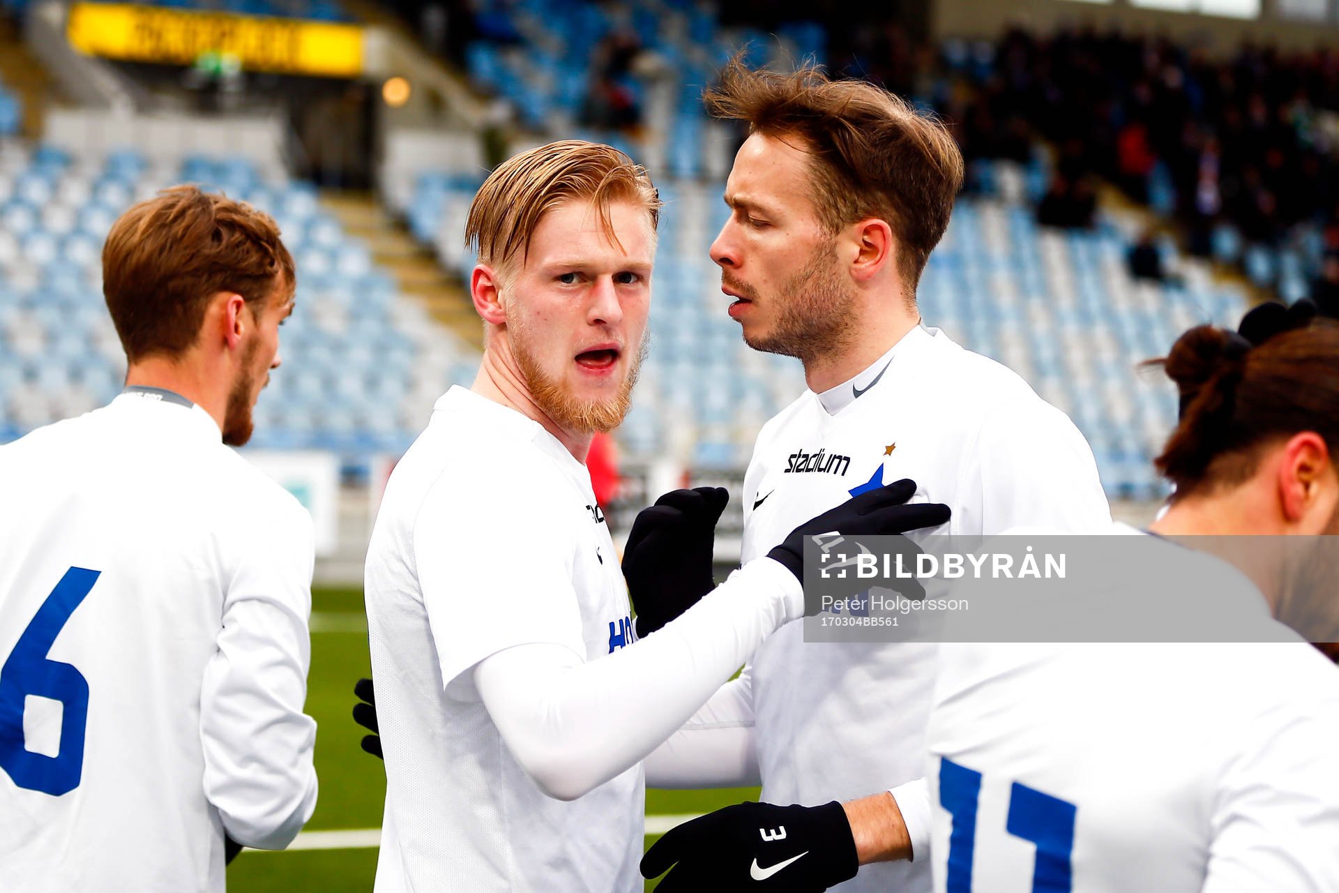 Norrköpings Karl Holmberg jublar med lagkamrater