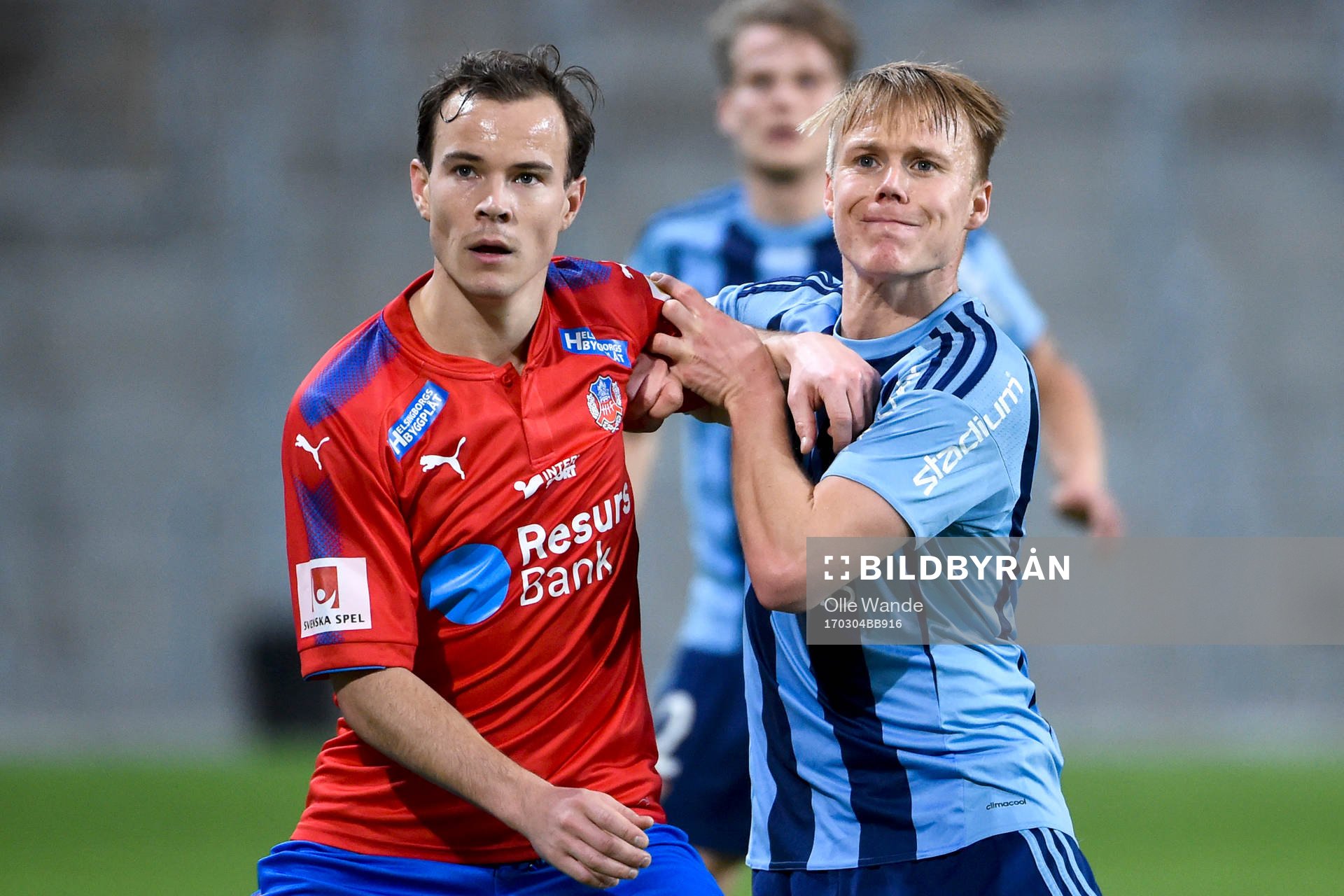 Helsingborgs Anton Wede och Djurgårdens Elliot Käck under fotbollsmatchen i Svenska Cupen mellan Djurgården och Helsingborg den 4 mars 2017 i Stockholm.