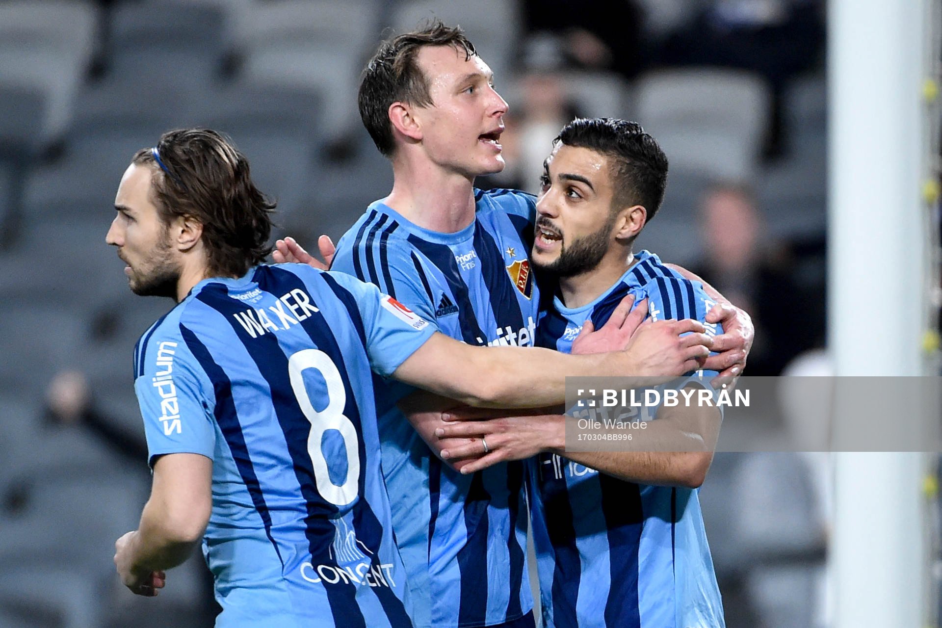 Djurgårdens Kevin Walker, Othman El Kabir och Kim Källström jublar efter 1-0 av El Kabir under fotbollsmatchen i Svenska Cupen mellan Djurgården och Helsingborg den 4 mars 2017 i Stockholm.