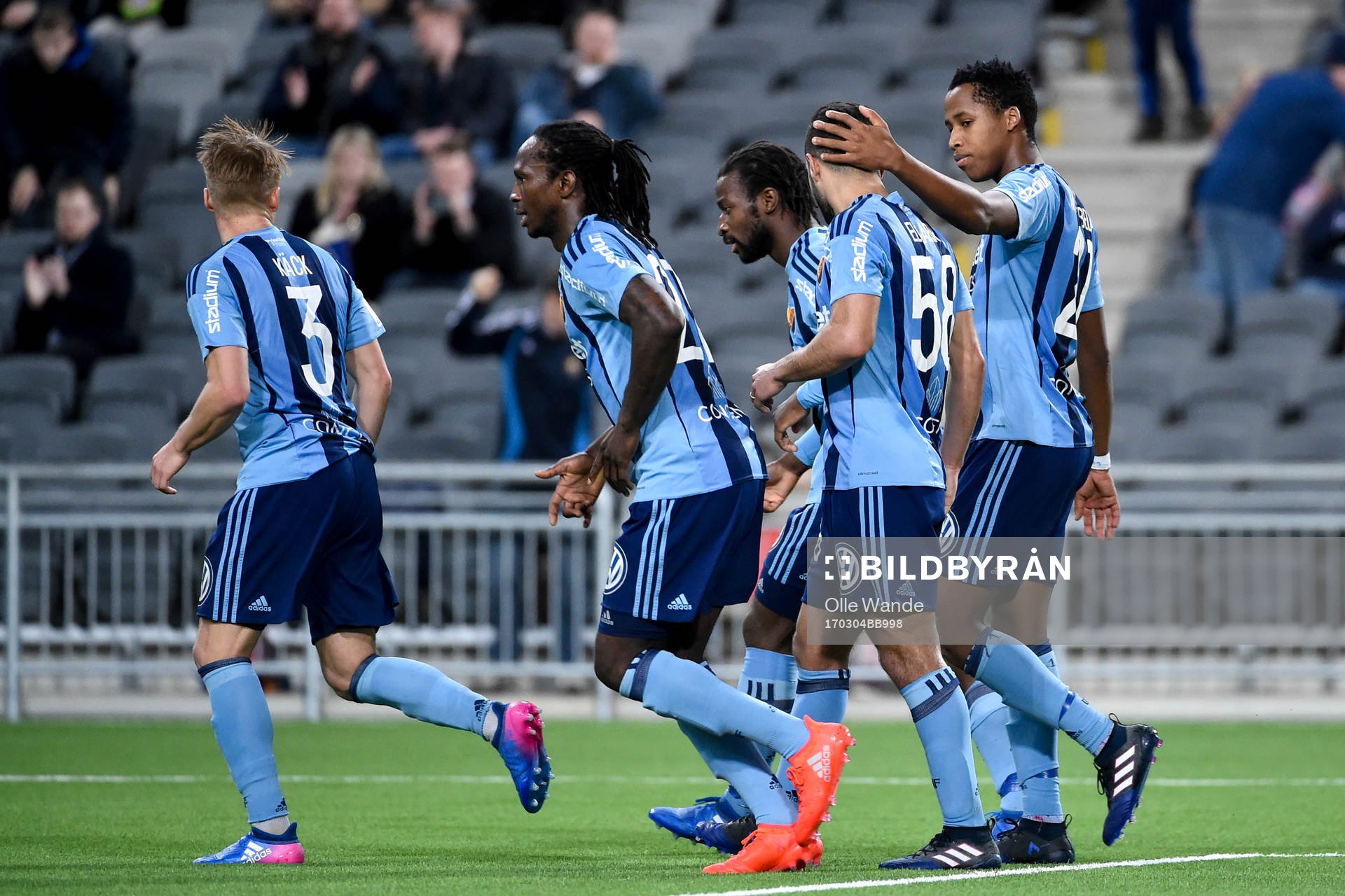 Djurgårdens Othman El Kabir jublar med lagkamrater efter 1-0 under fotbollsmatchen i Svenska Cupen mellan Djurgården och Helsingborg den 4 mars 2017 i Stockholm.