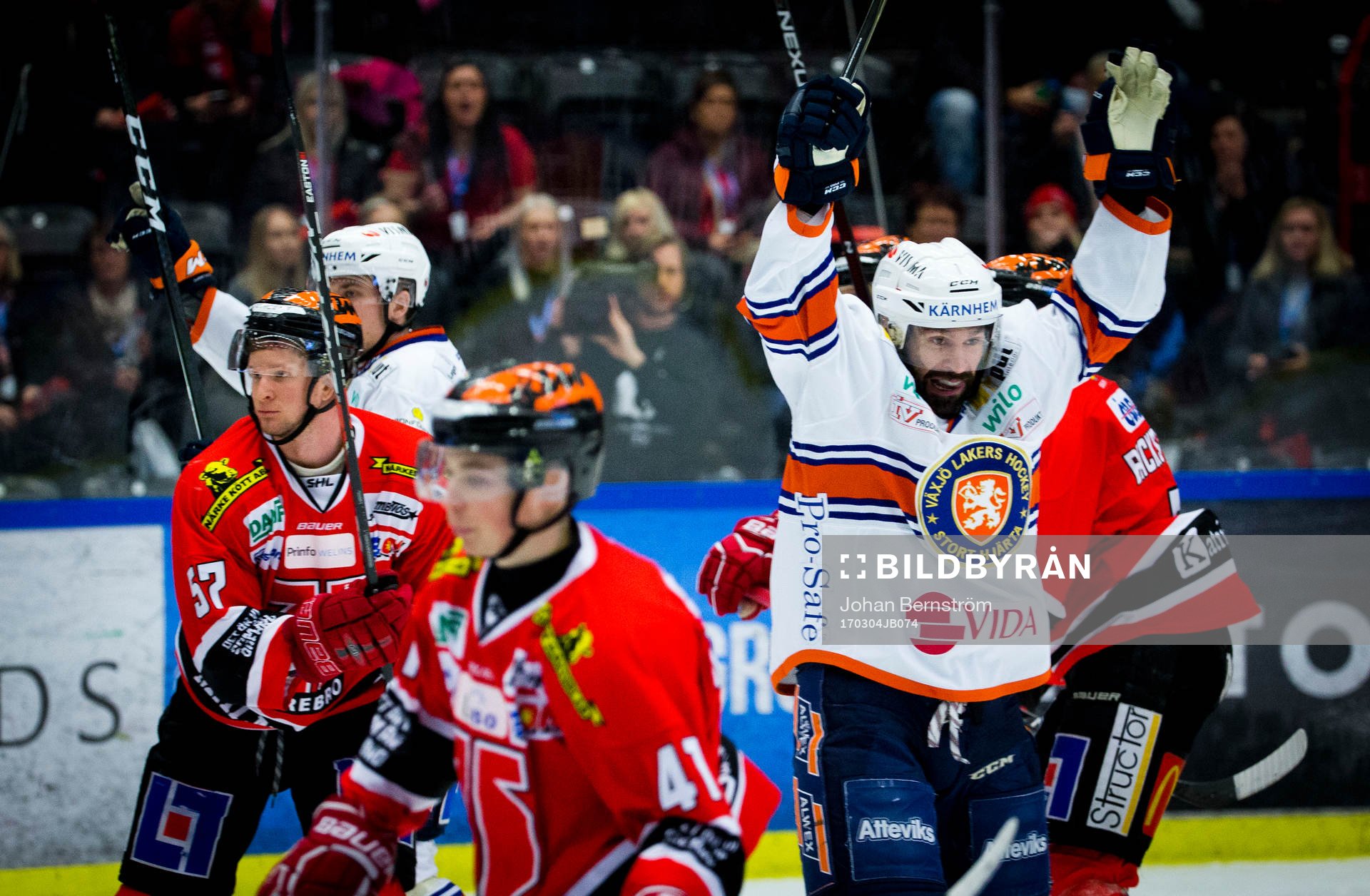 Växjös Ville Leino jublar vid 2-2 målet