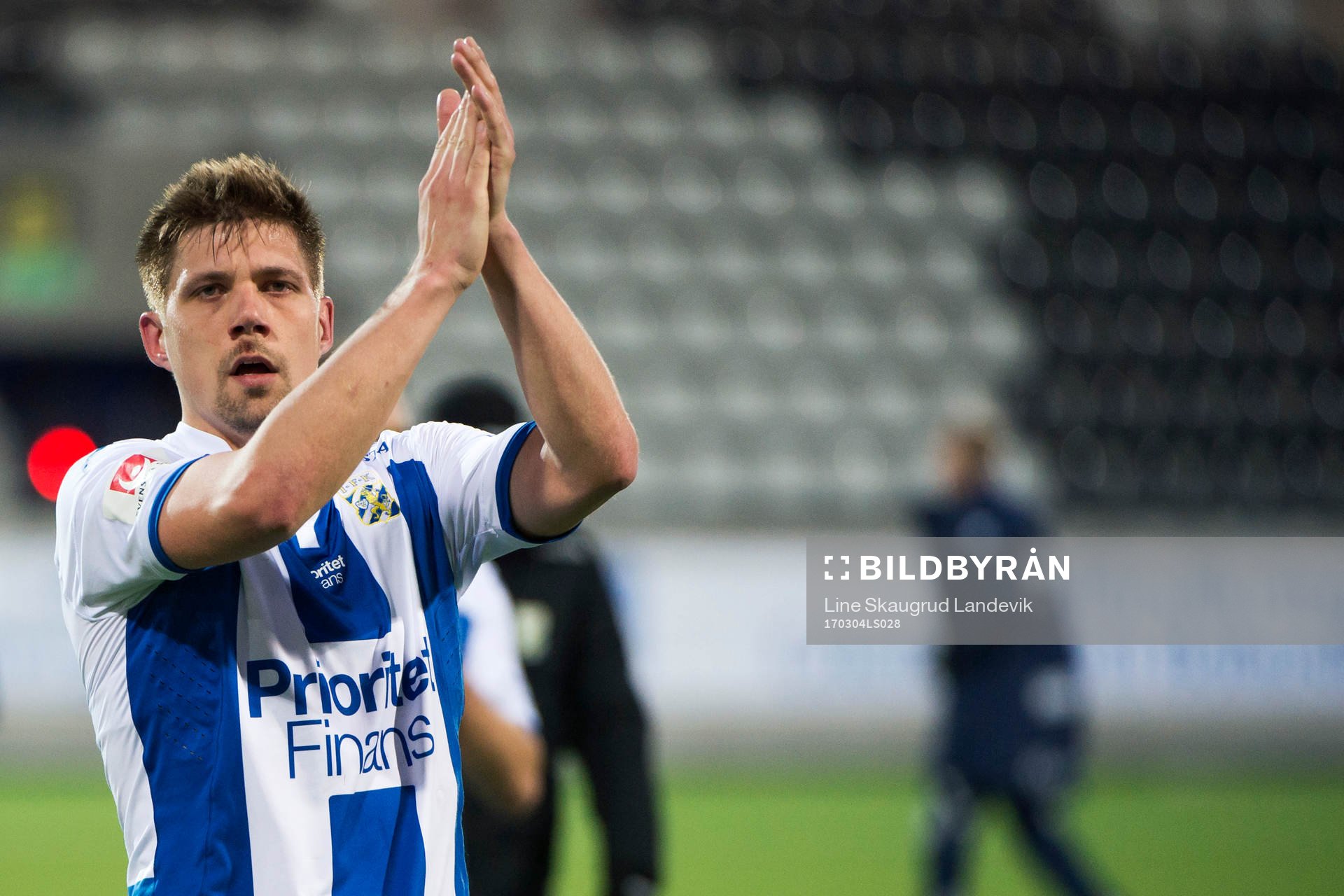 IFK Göteborgs Mikael Boman tackar publiken