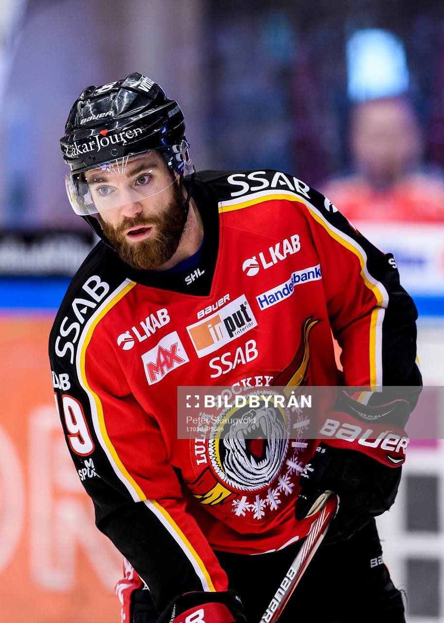 Luleås Jacob Lagacé på uppvärmningen