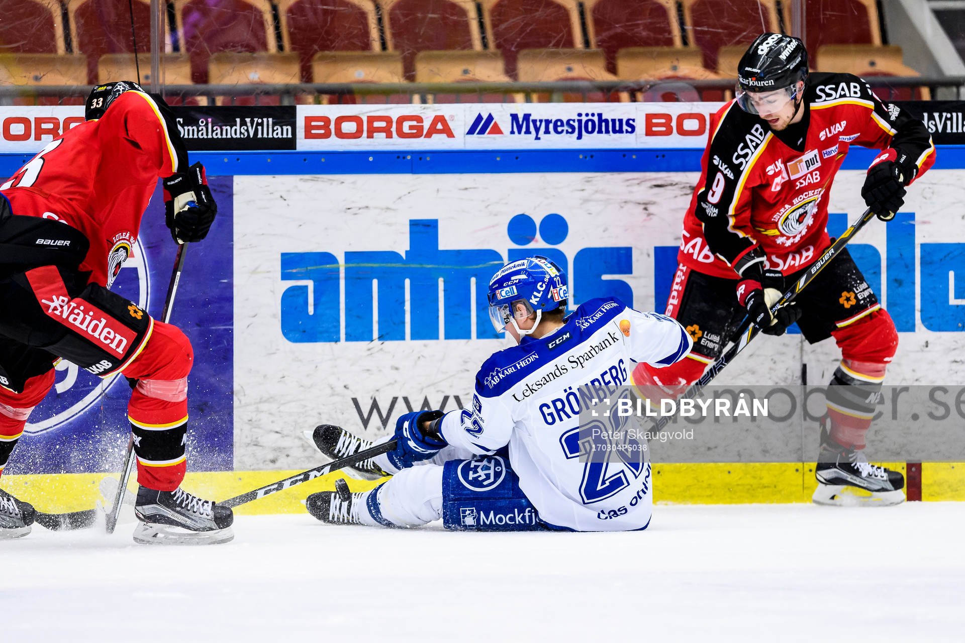 Leksands Martin Grönberg sittandes på isen