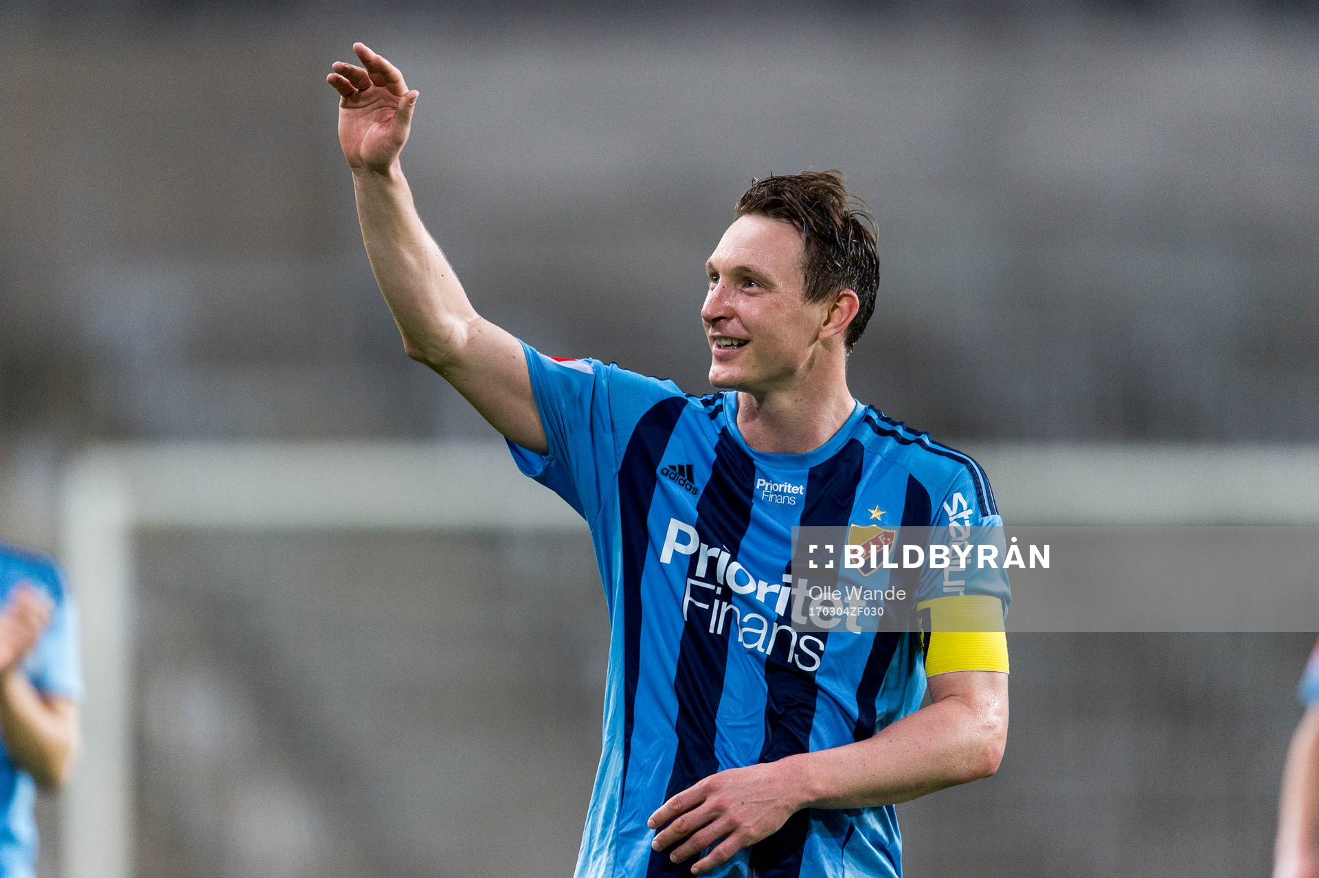 Djurgårdens Kim Källström tackar fansen efter fotbollsmatchen i Svenska Cupen mellan Djurgården och Helsingborg den 4 mars 2017 i Stockholm.