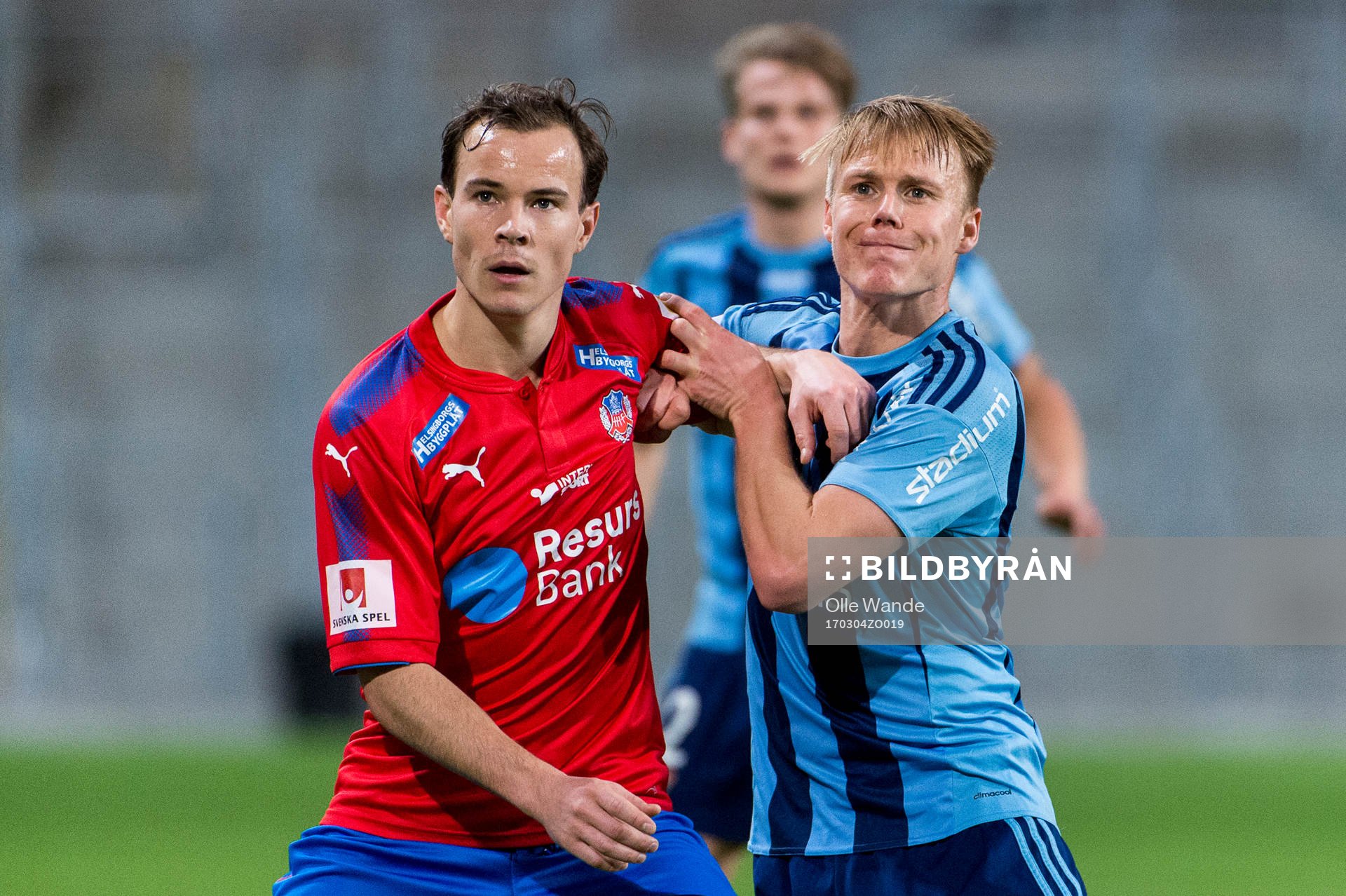Helsingborgs Anton Wede i kamp med Djurgårdens Elliot Käck under fotbollsmatchen i Svenska Cupen mellan Djurgården och Helsingborg den 4 mars 2017 i Stockholm.