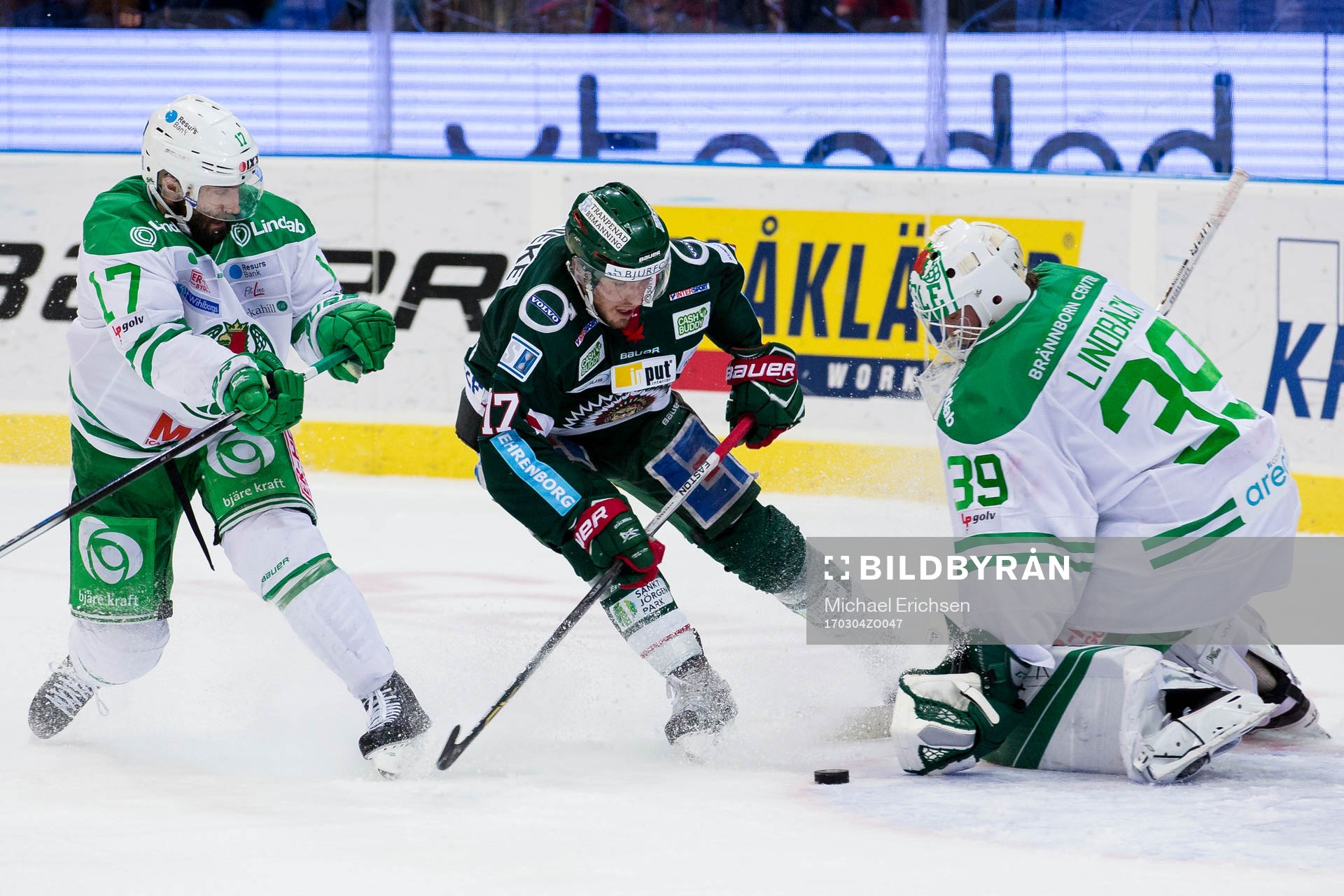 Frölundas Sebastian Stålberg med en chans framför